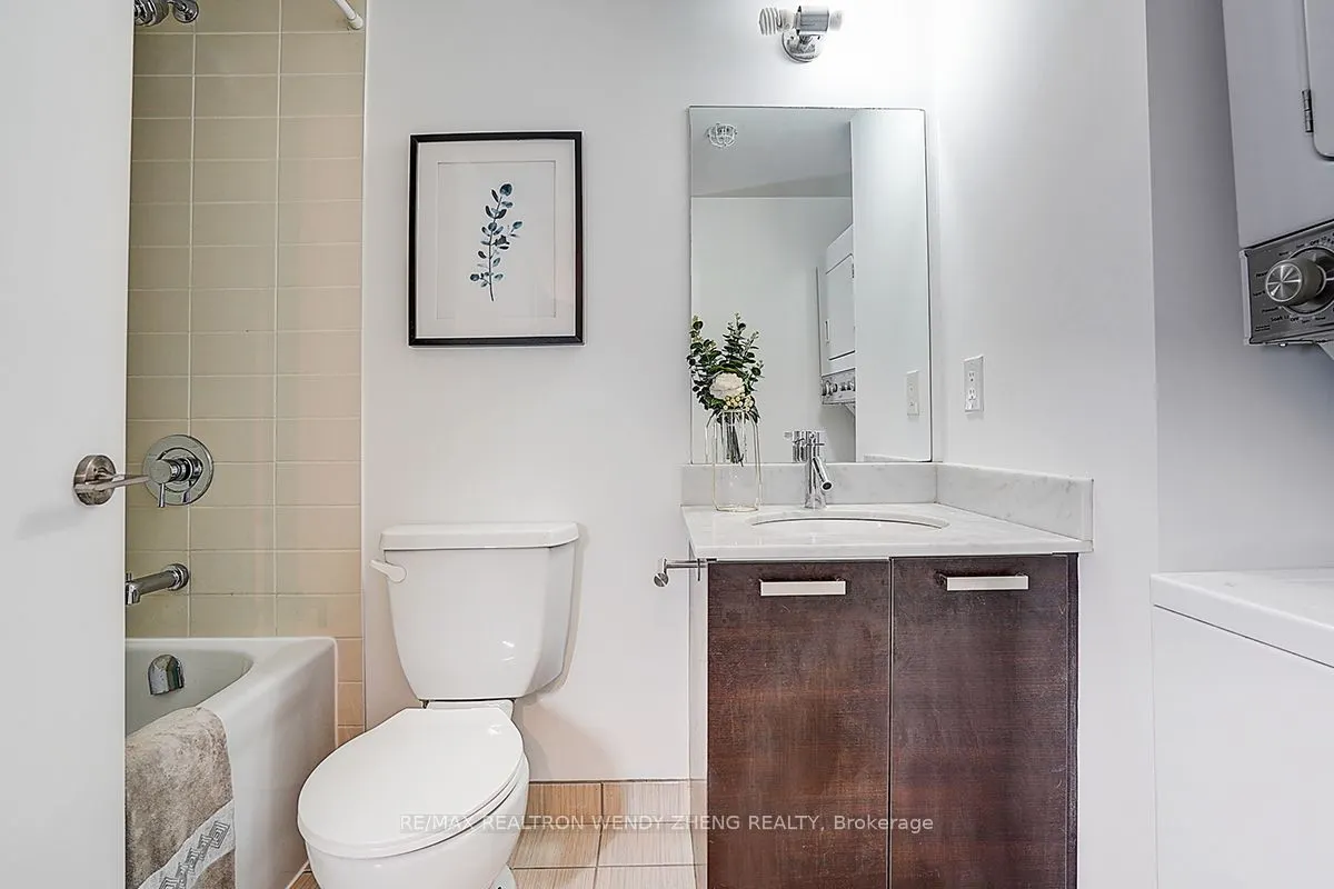 68 Abell Street, #827