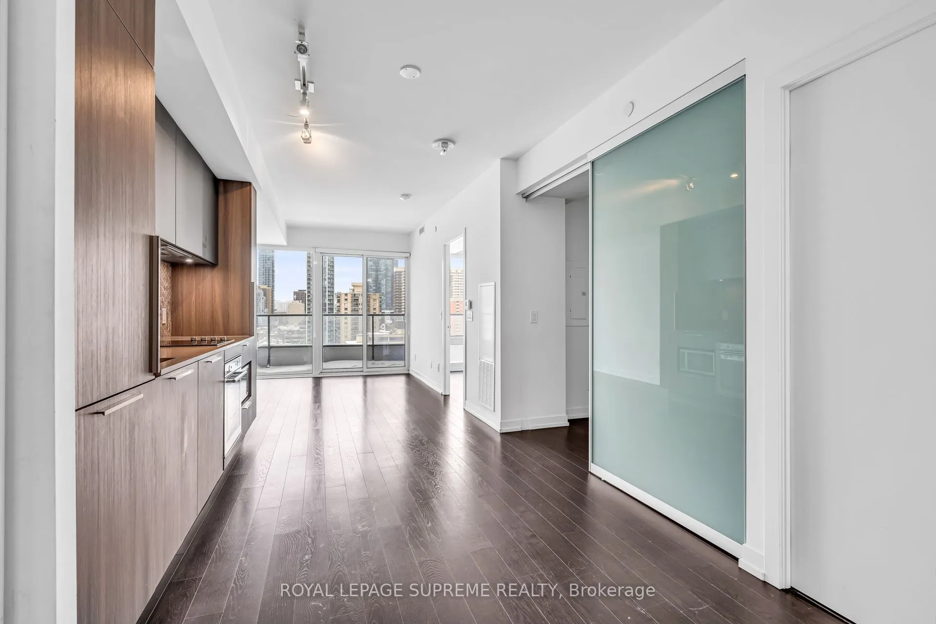 85 Wood Street, #1711