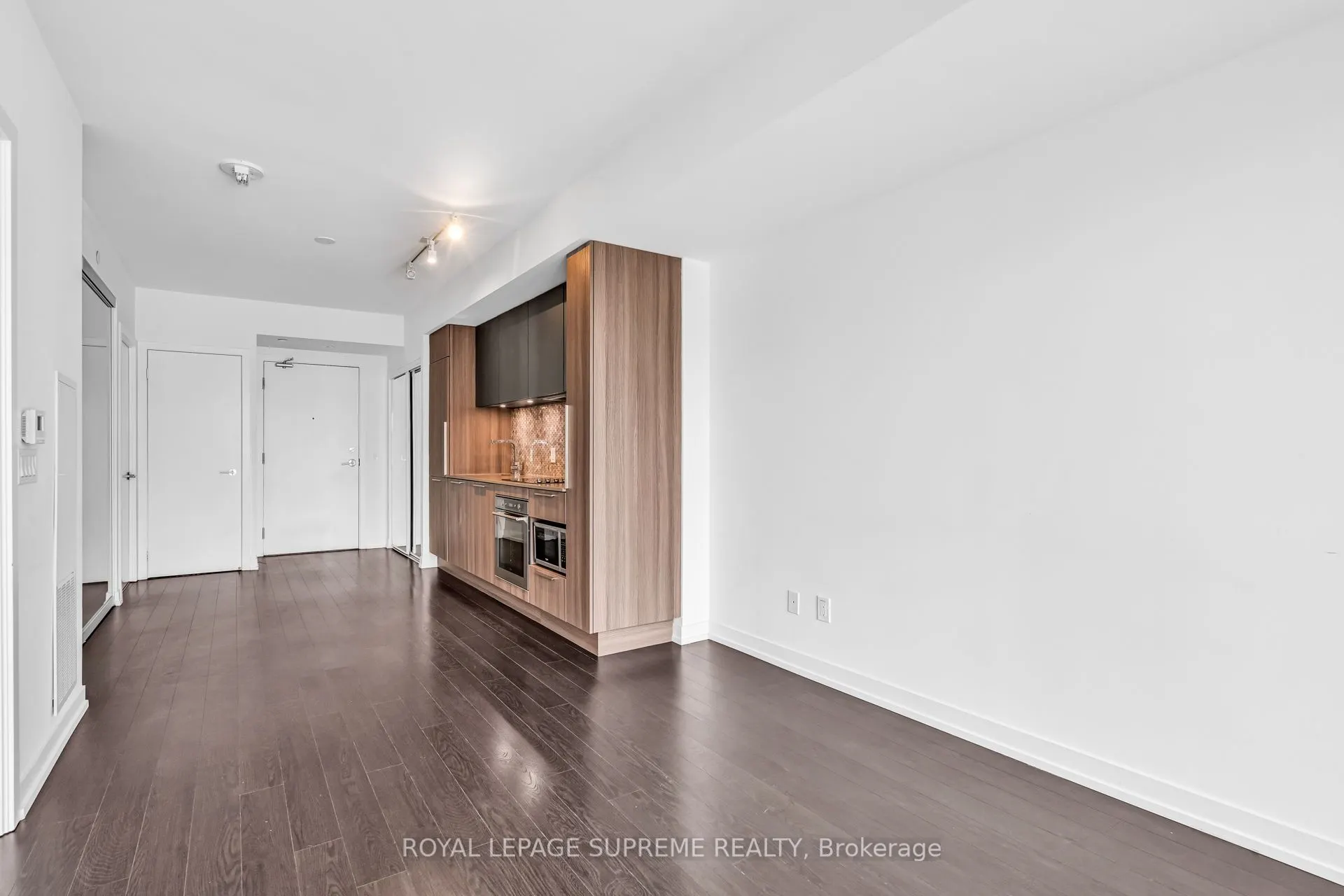 85 Wood Street, #1711