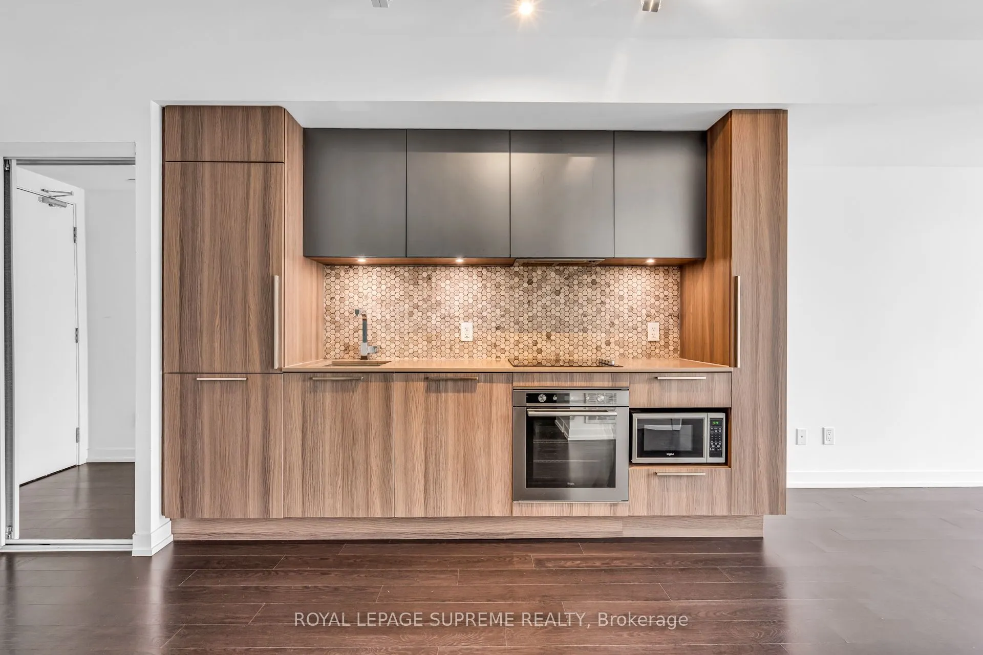 85 Wood Street, #1711