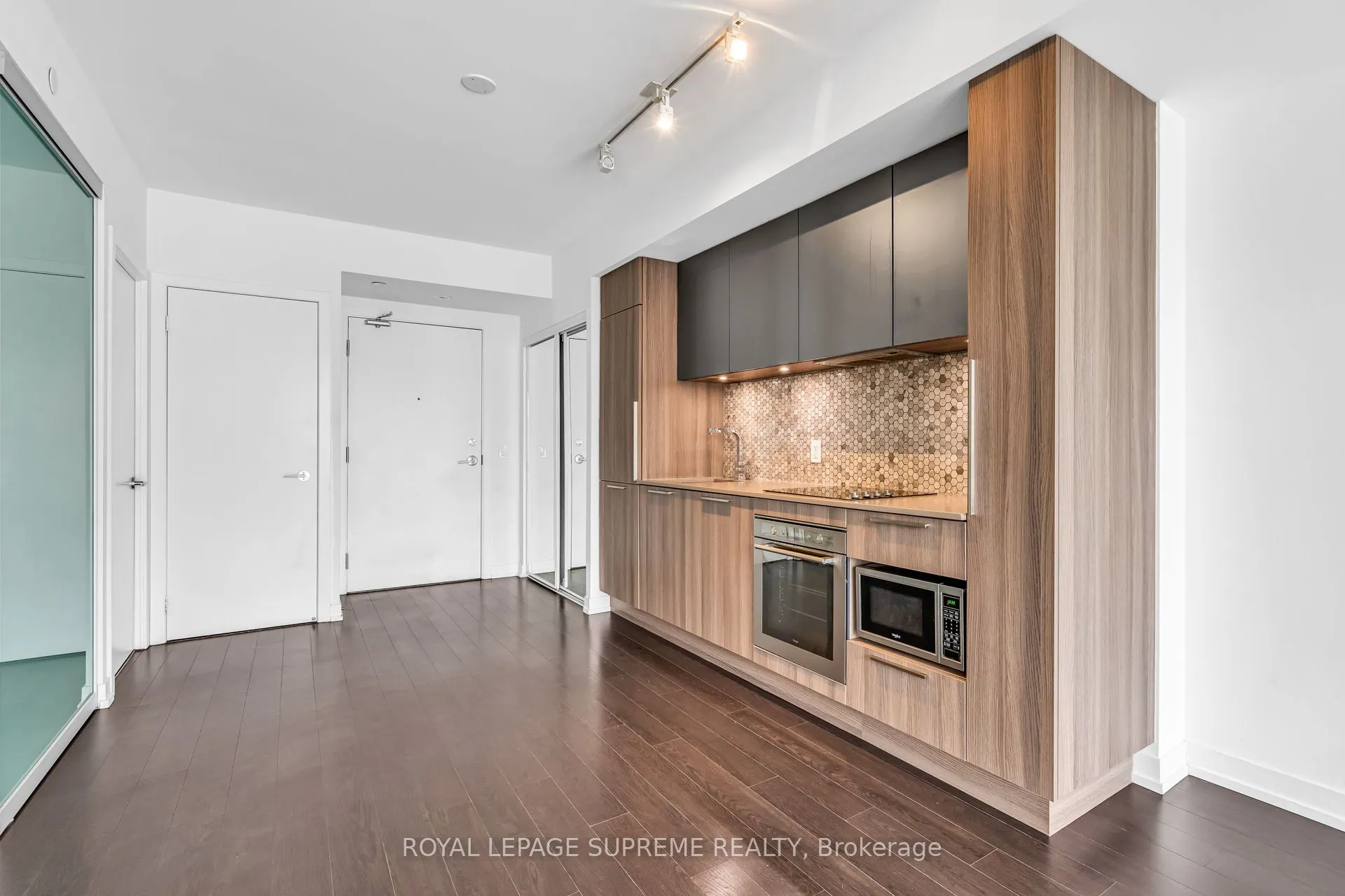 85 Wood Street, #1711