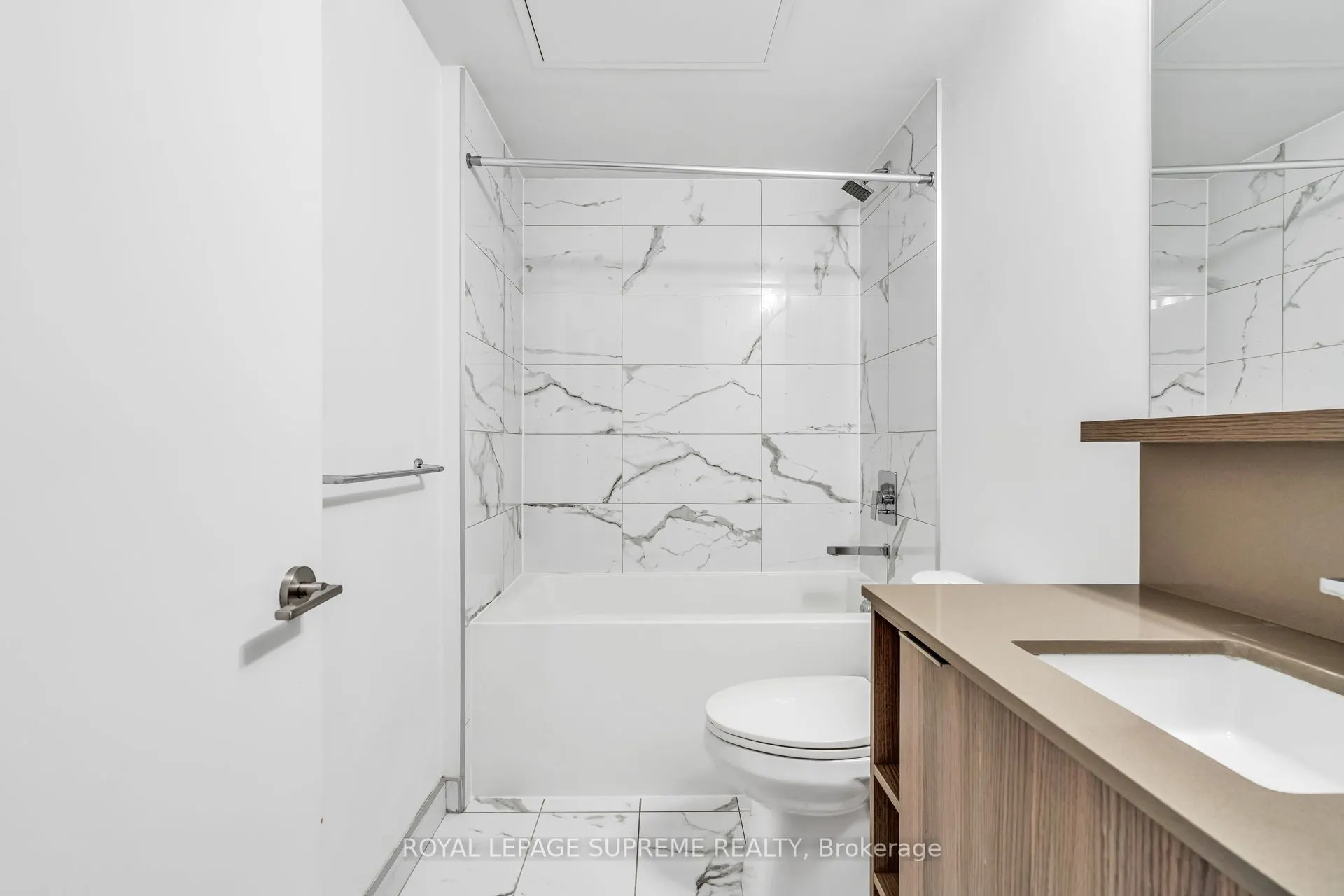 85 Wood Street, #1711
