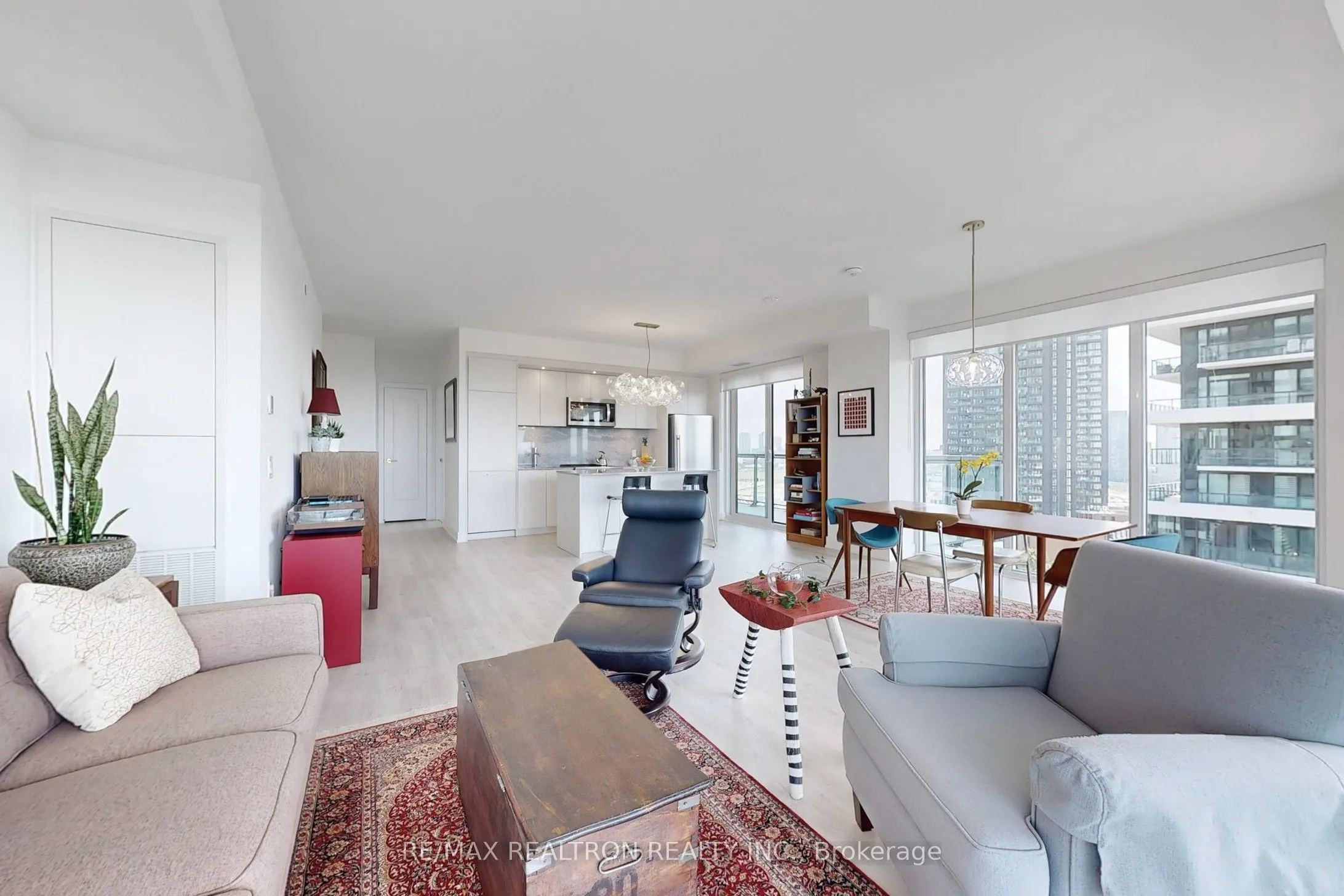 20 Inn On The Park Drive, #1432