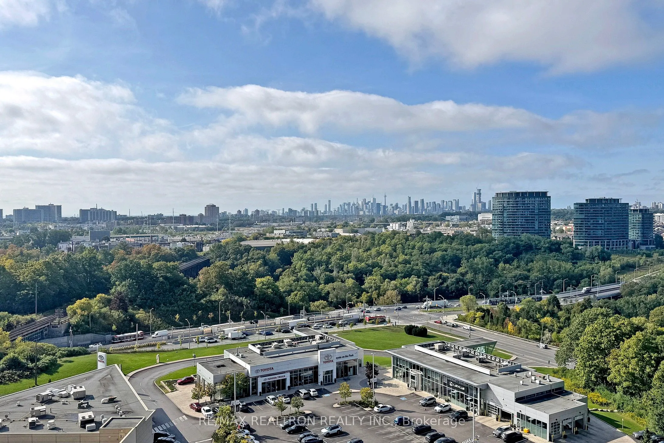 20 Inn On The Park Drive, #1432