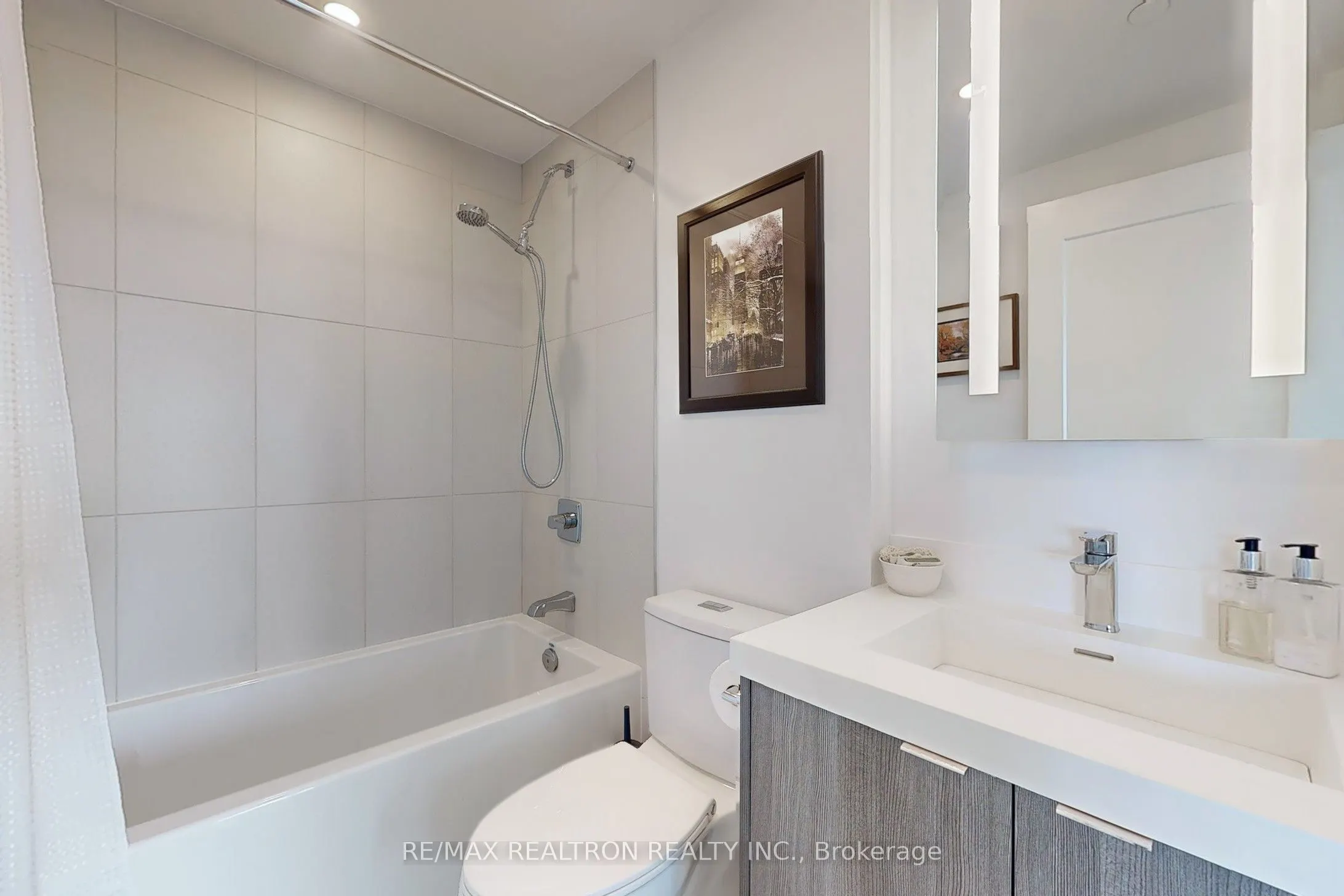 20 Inn On The Park Drive, #1432