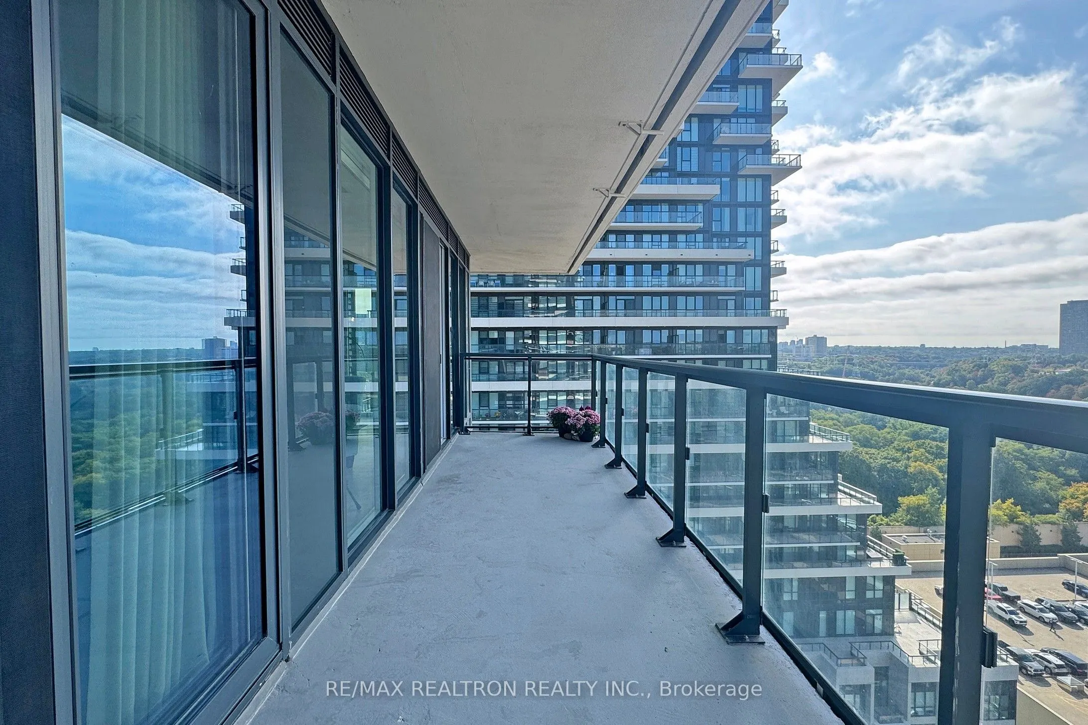 20 Inn On The Park Drive, #1432