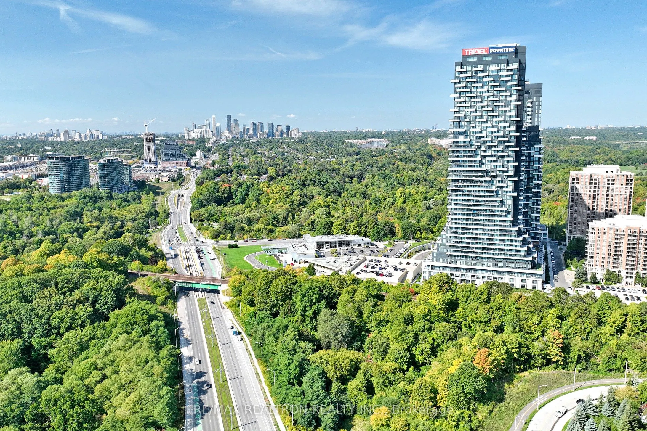 20 Inn On The Park Drive, #1432