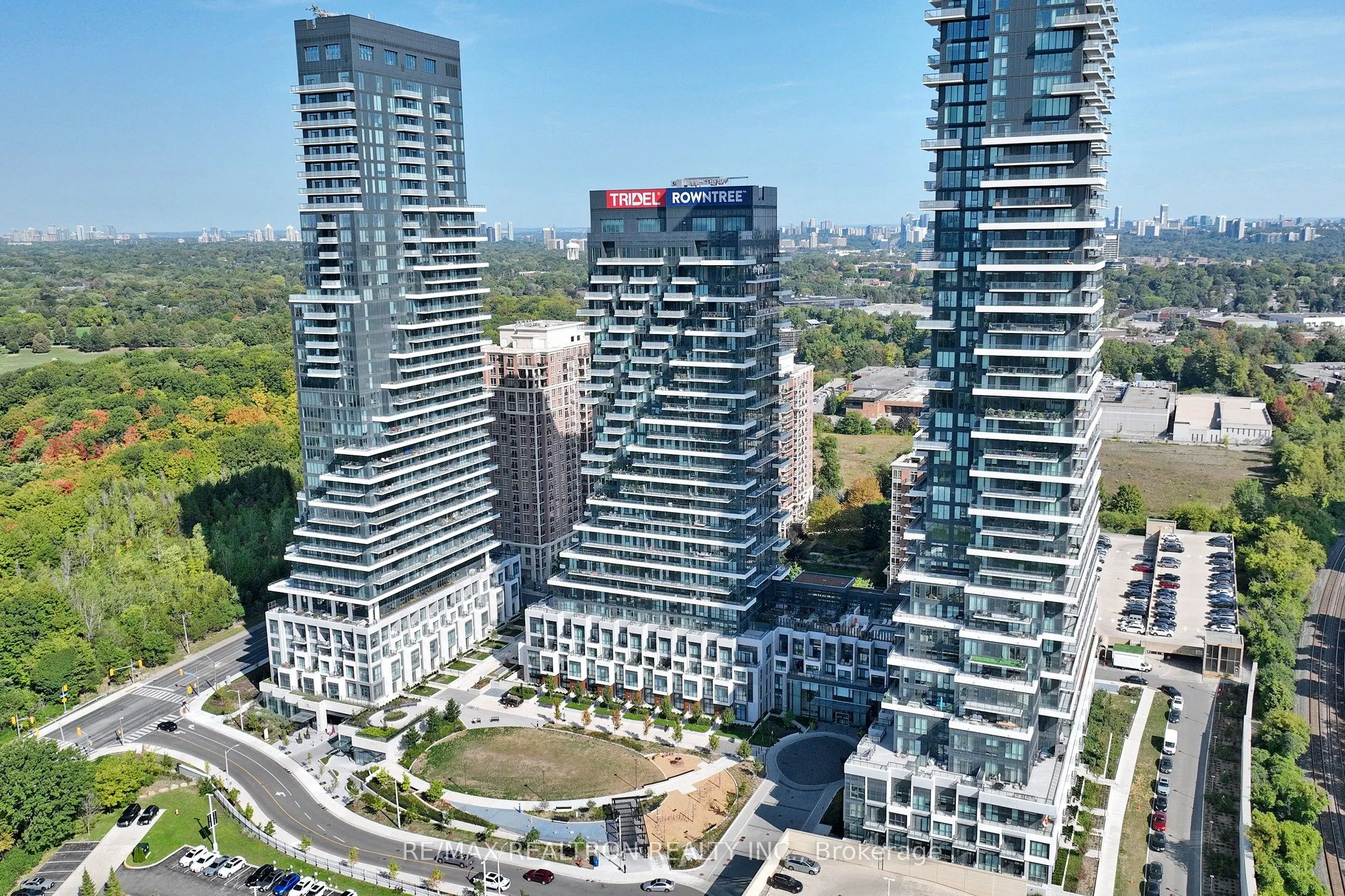 20 Inn On The Park Drive, #1432