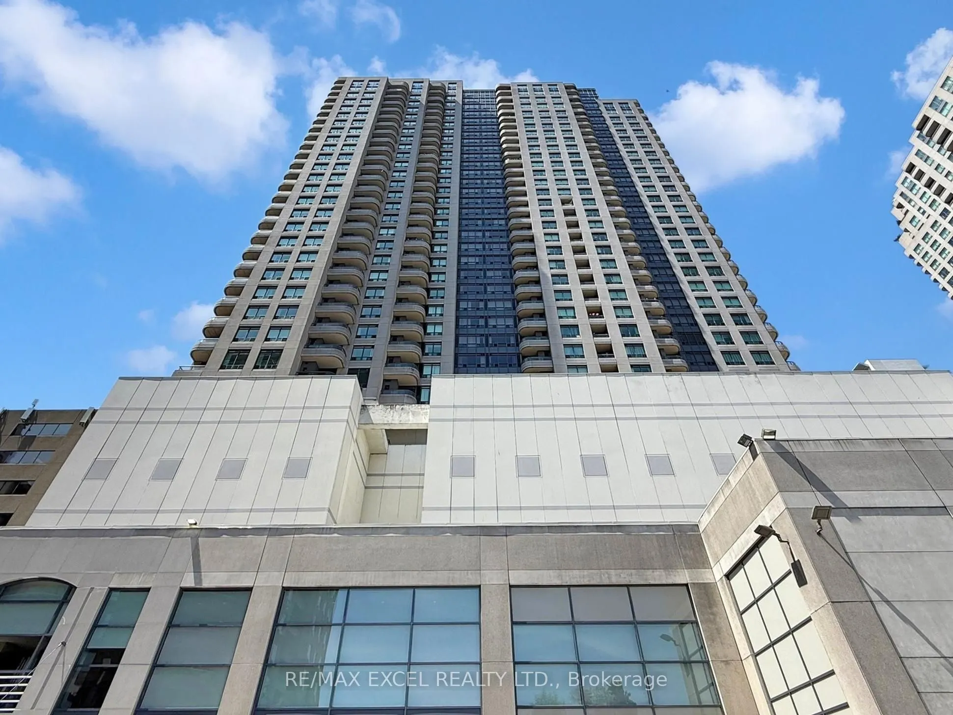 8 Hillcrest Avenue, #2302