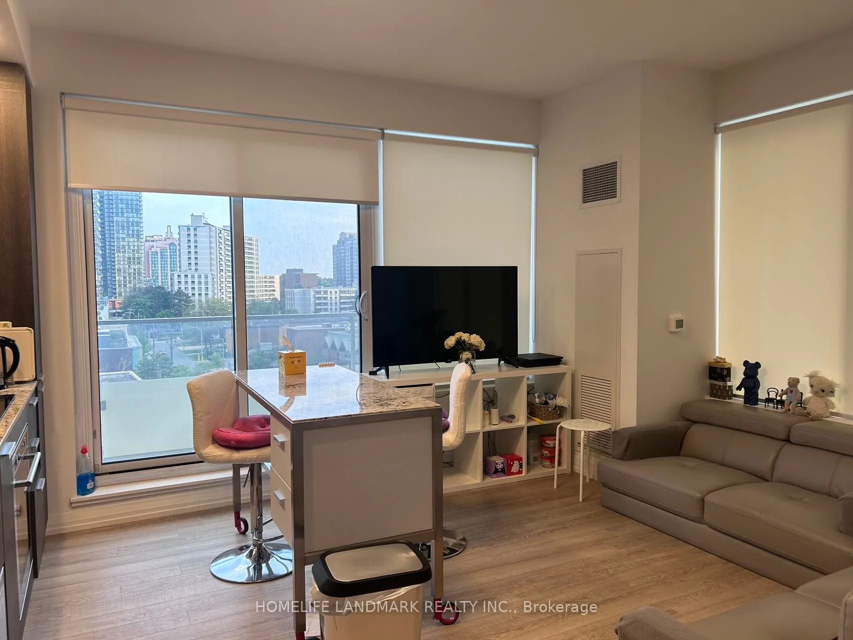75 Canterbury Place, #707