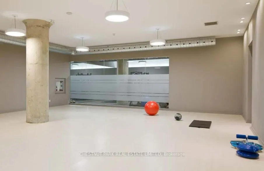 637 Lake Shore Boulevard W, #319