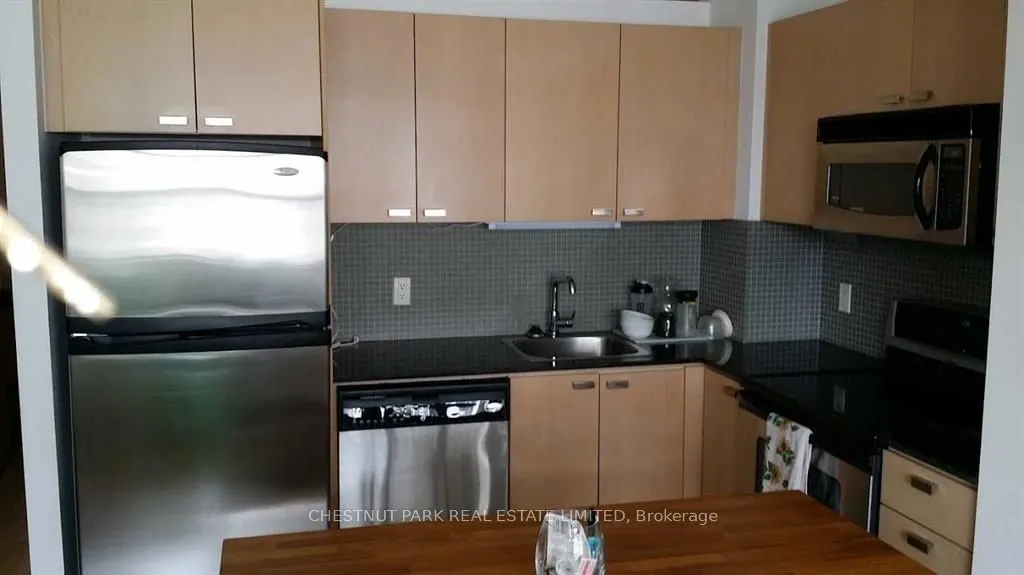 637 Lake Shore Boulevard W, #319