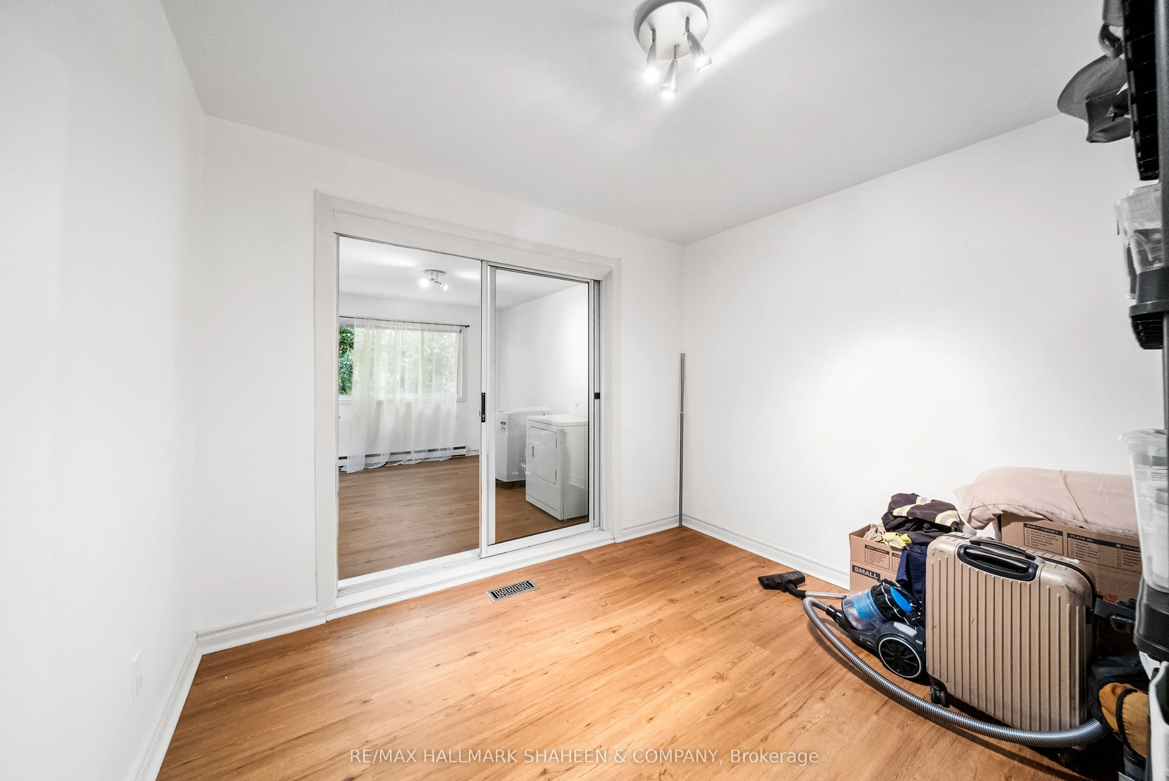 1015 Willowdale Avenue, #Main