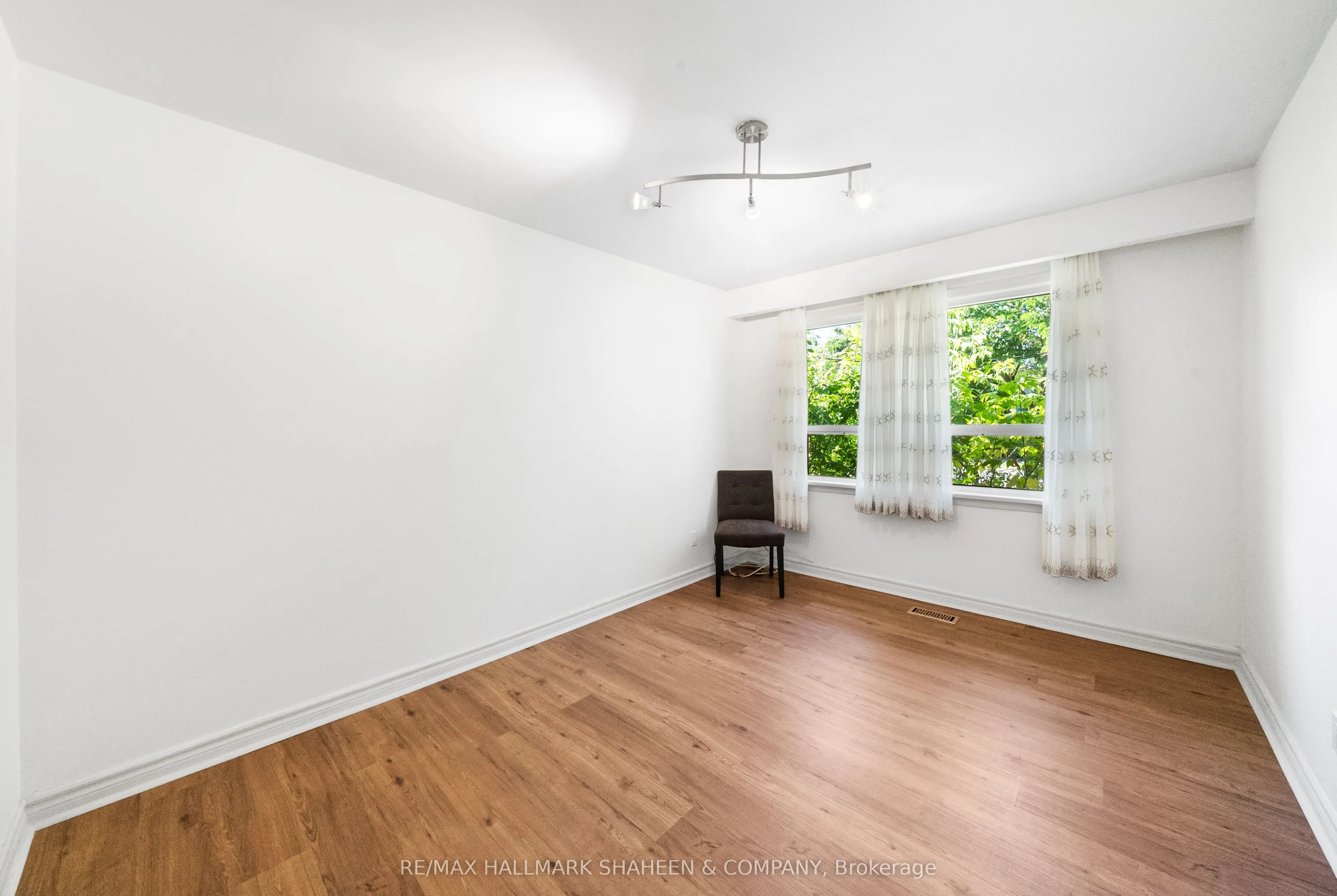 1015 Willowdale Avenue, #Main