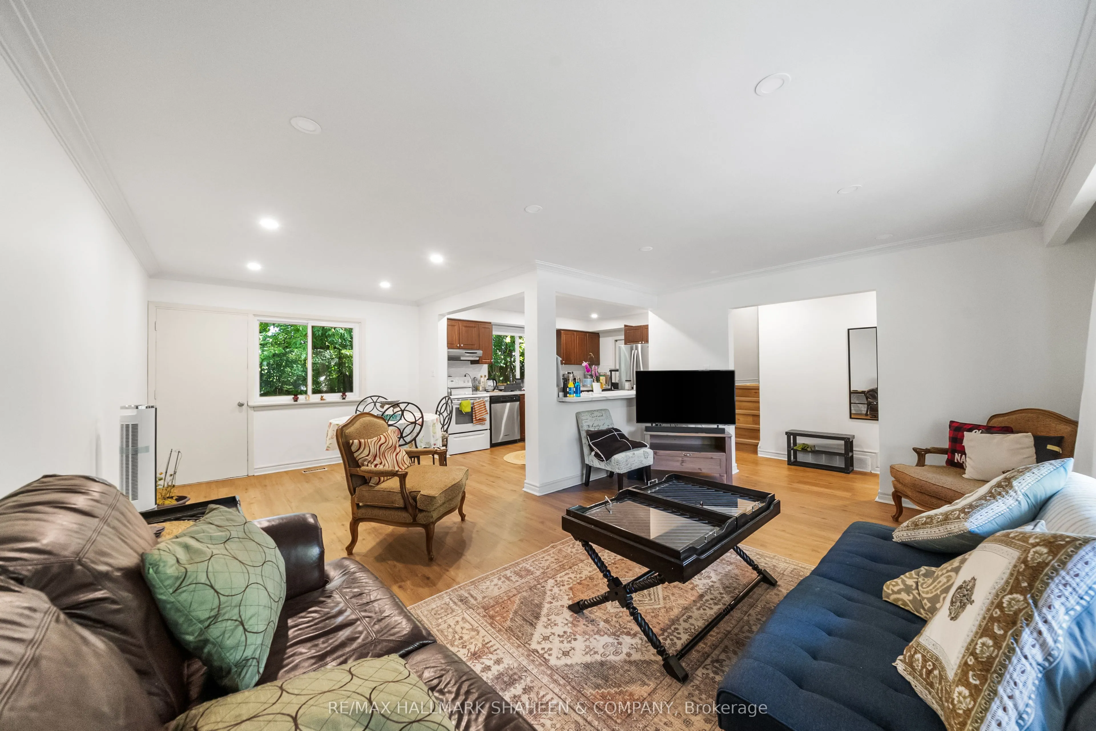 1015 Willowdale Avenue, #Main