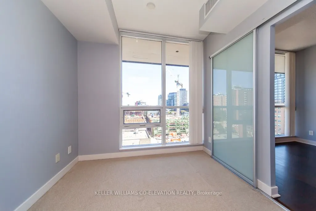 320 Richmond Street E, #916