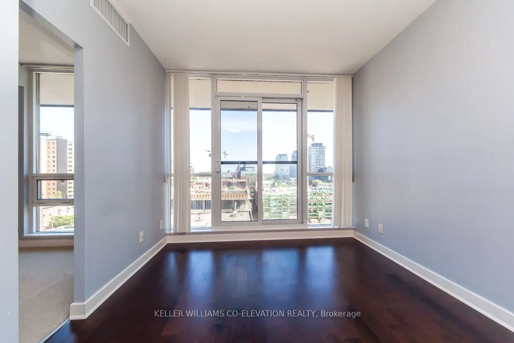 320 Richmond Street E, #916