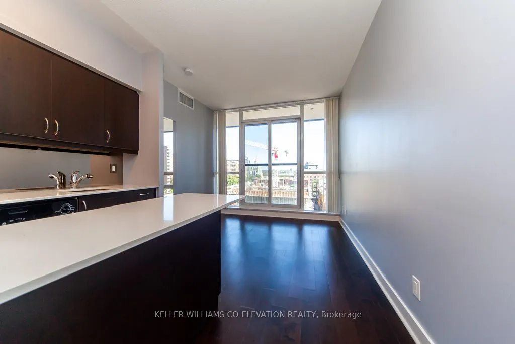 320 Richmond Street E, #916
