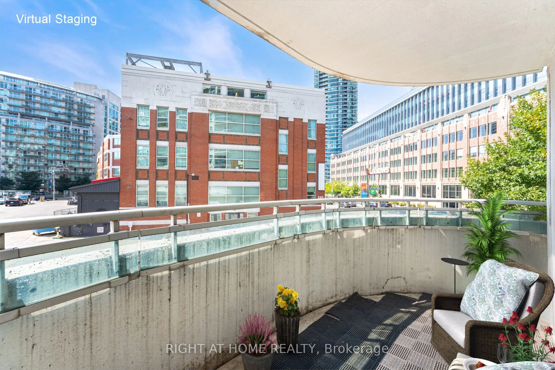 600 Queens Quay, #219