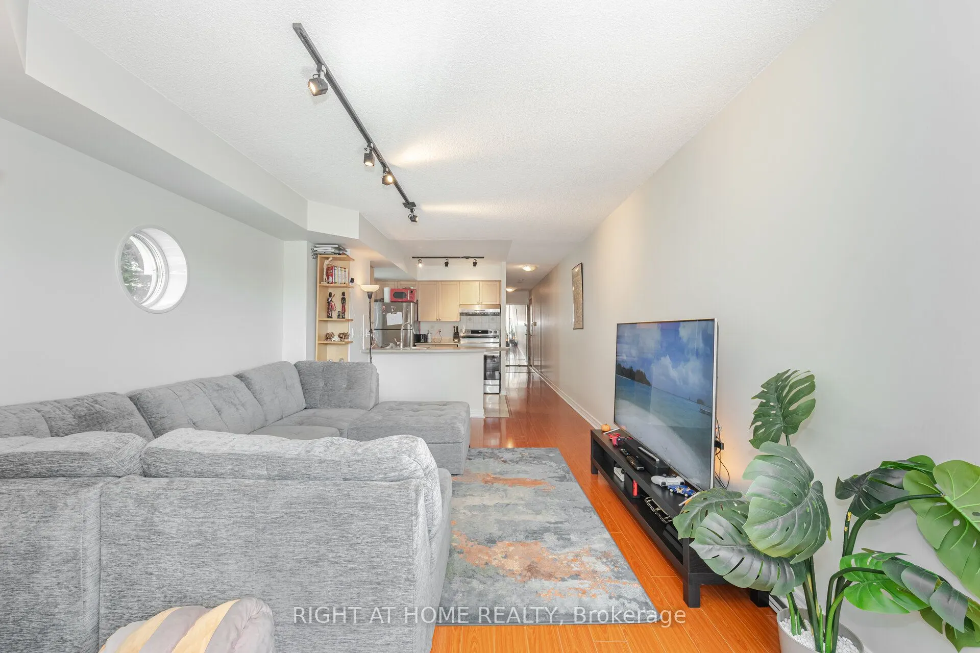 600 Queens Quay, #219