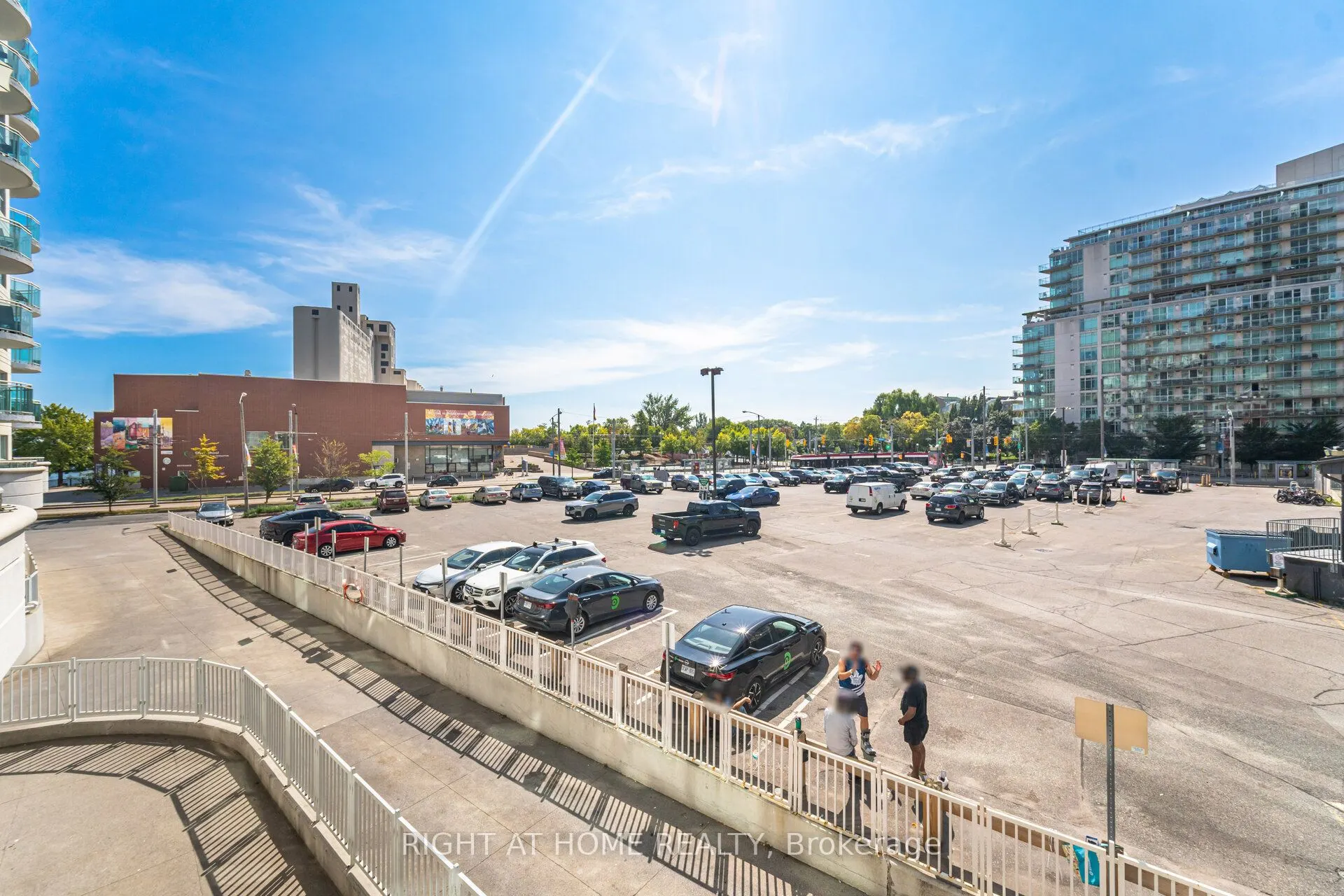 600 Queens Quay, #219
