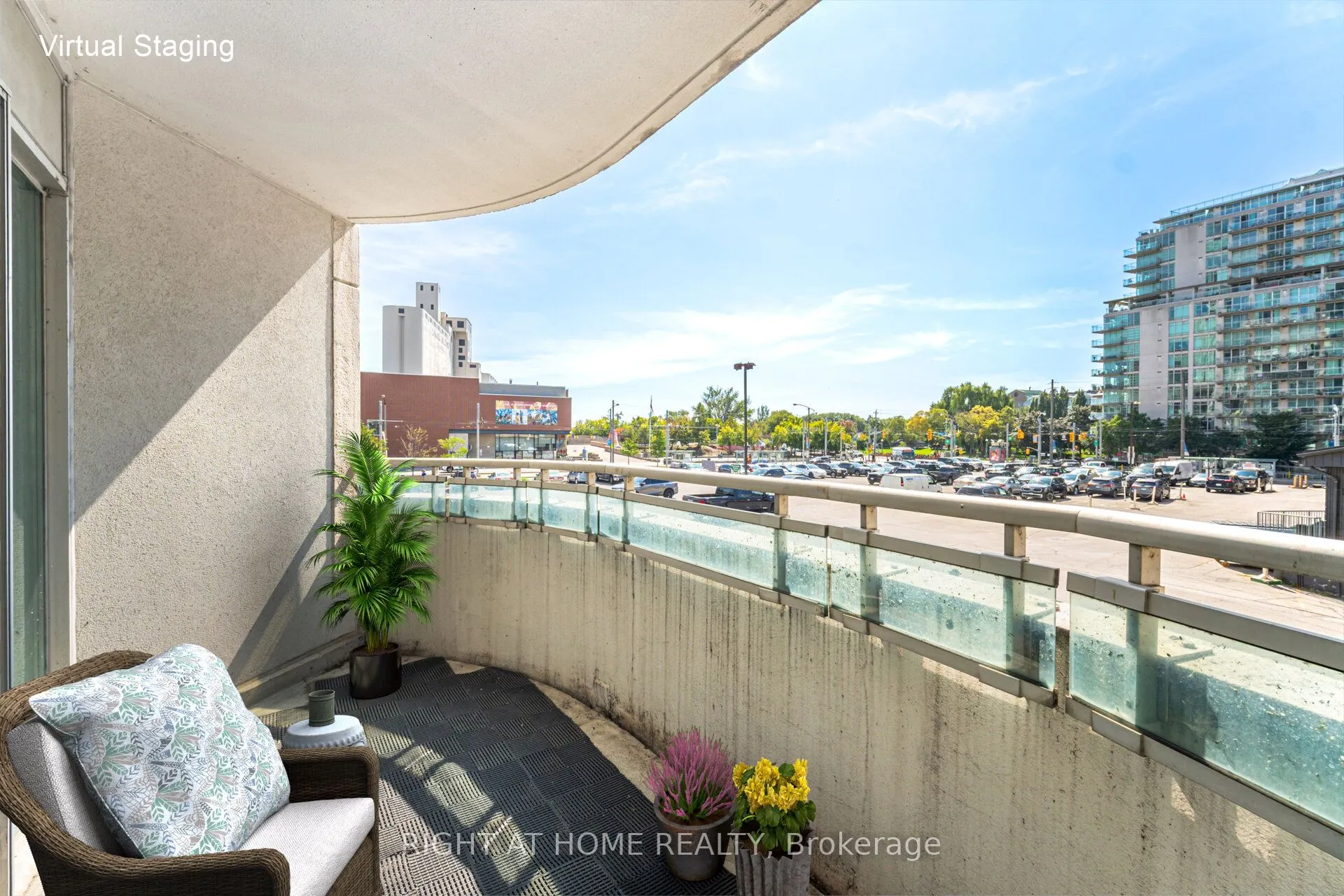 600 Queens Quay, #219