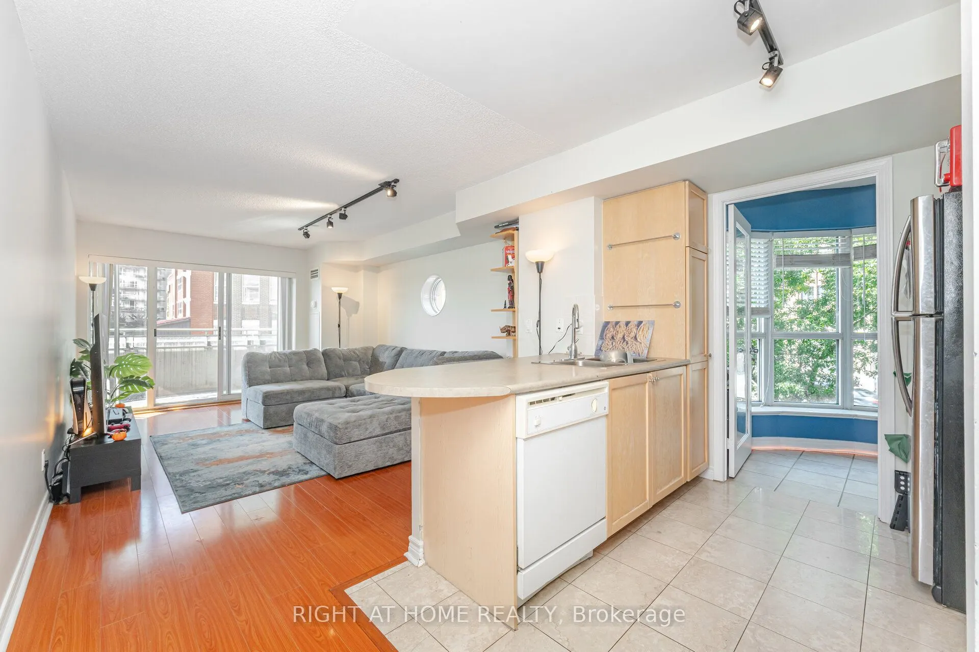 600 Queens Quay, #219