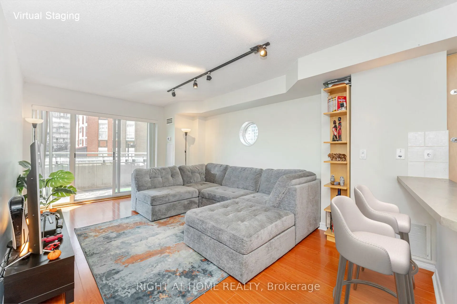 600 Queens Quay, #219