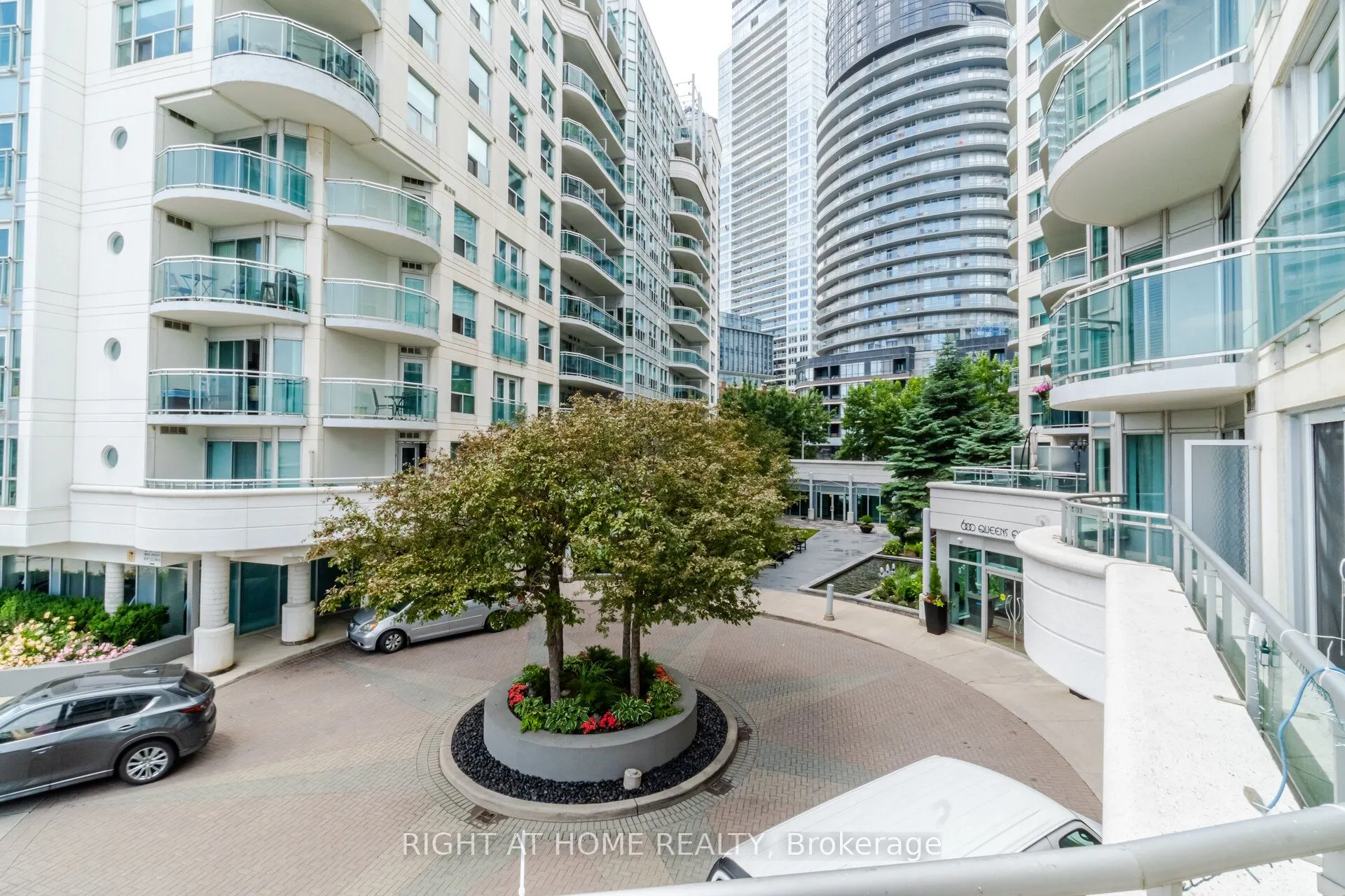 600 Queens Quay, #219