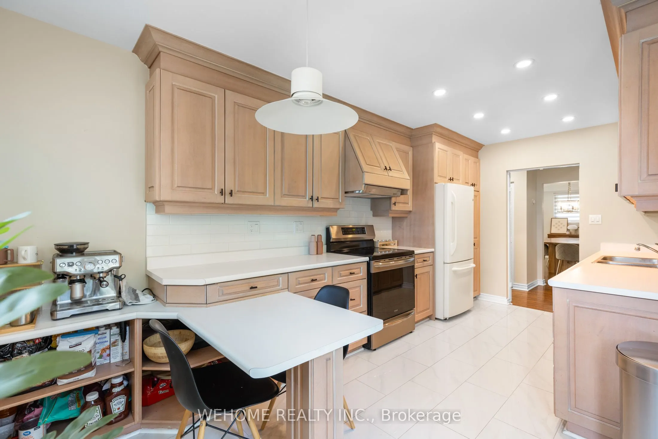 44 Colonnade Road