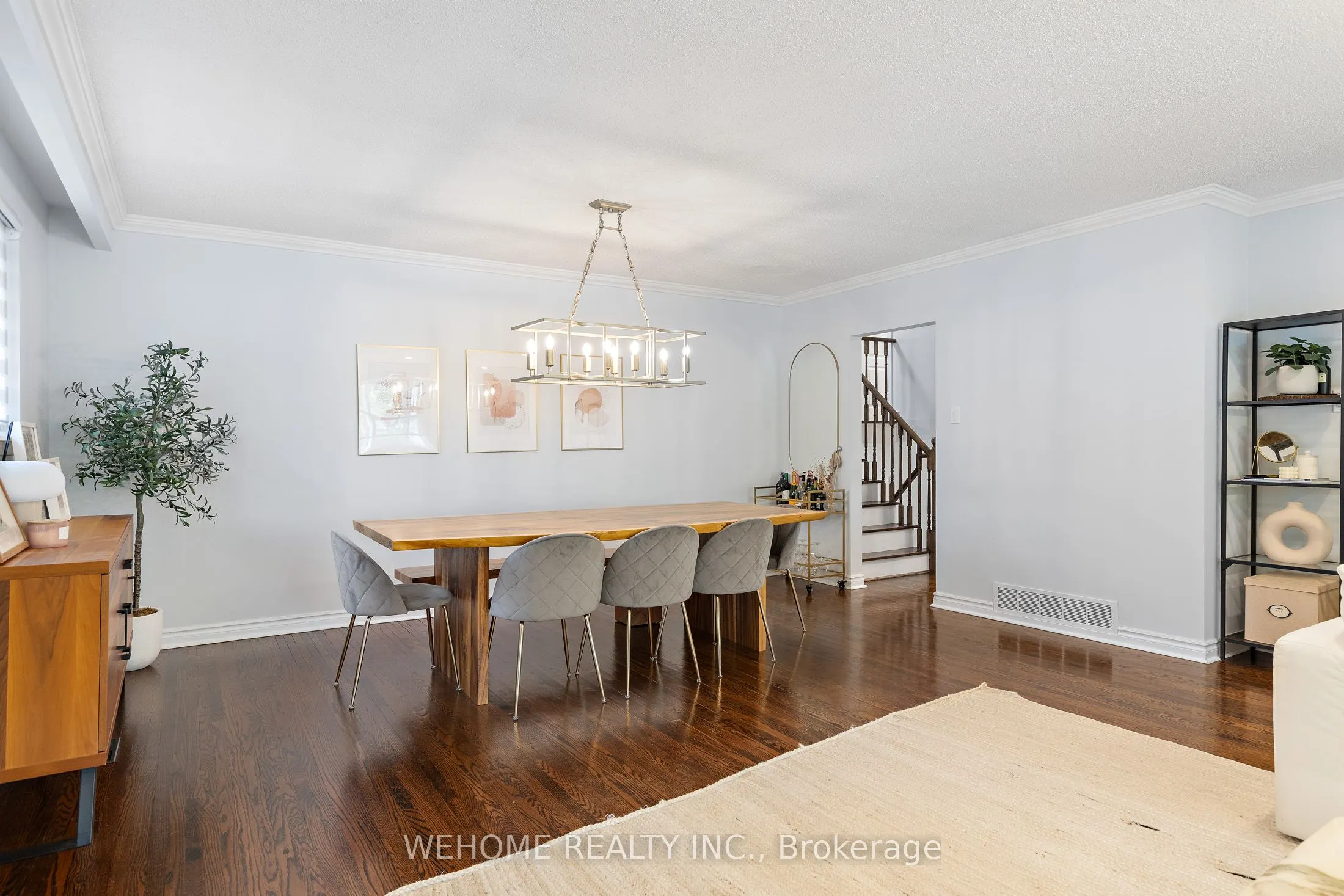 44 Colonnade Road