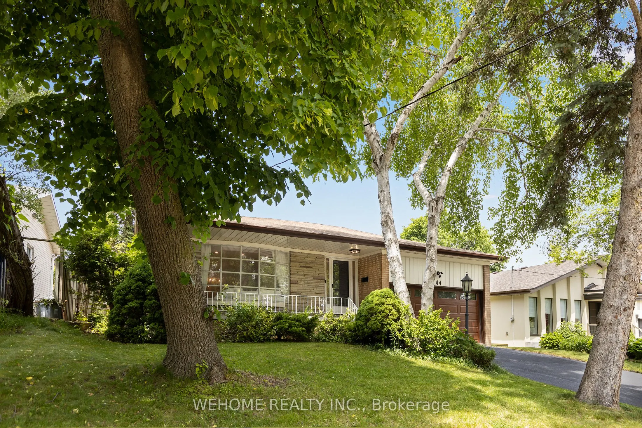 44 Colonnade Road