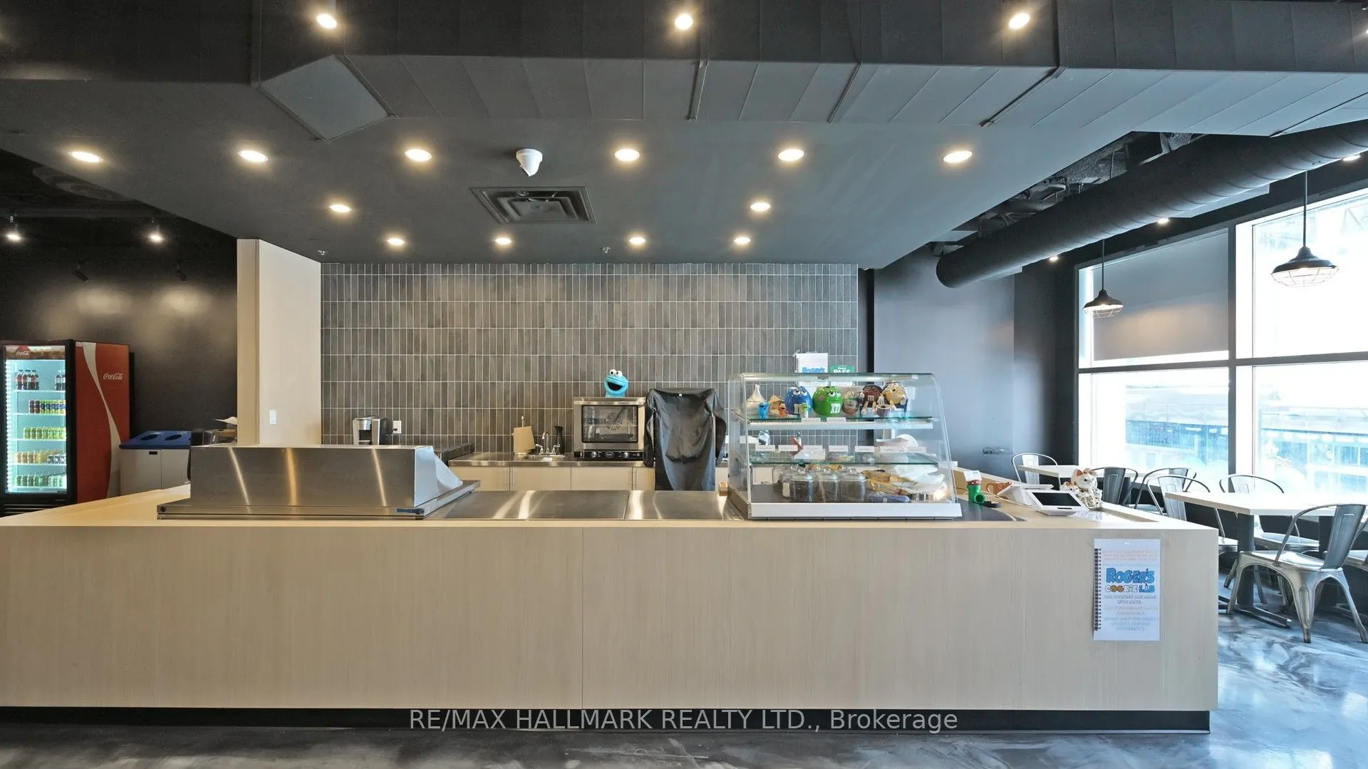 329 Yonge Street, #2nd Fl