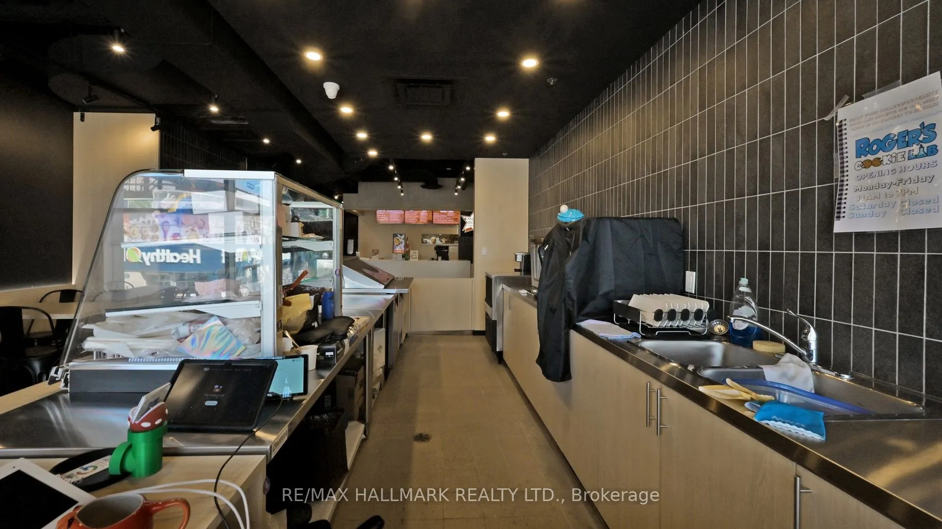 329 Yonge Street, #2nd Fl