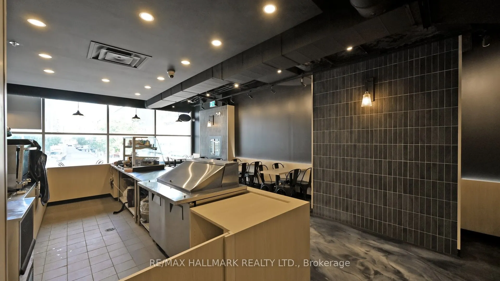 329 Yonge Street, #2nd Fl