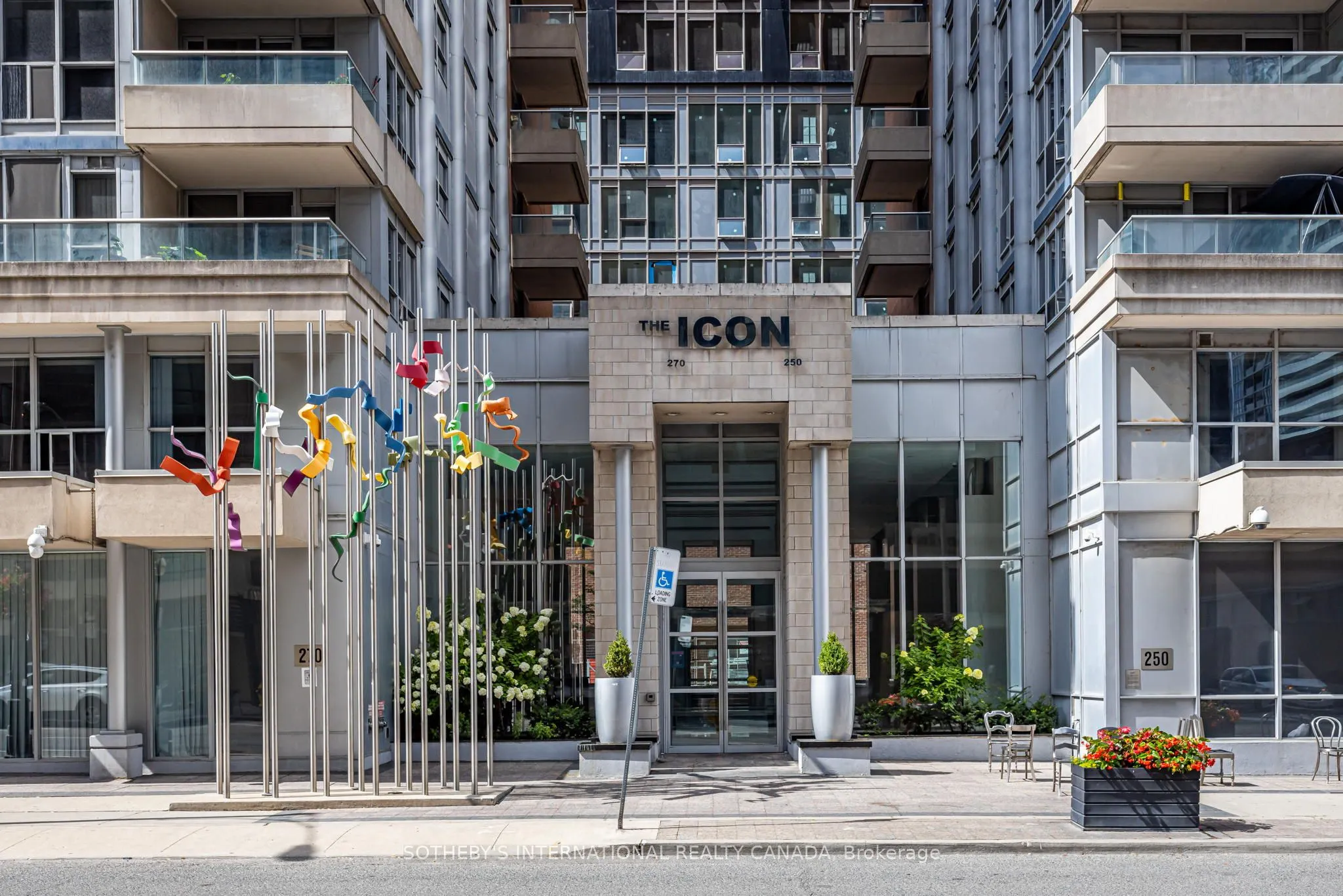 250 Wellington Street W, #535