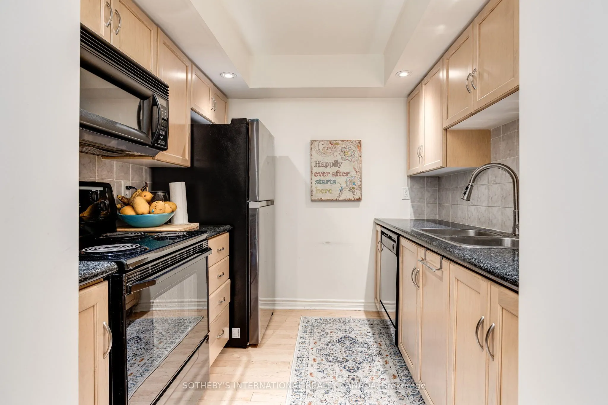 250 Wellington Street W, #535