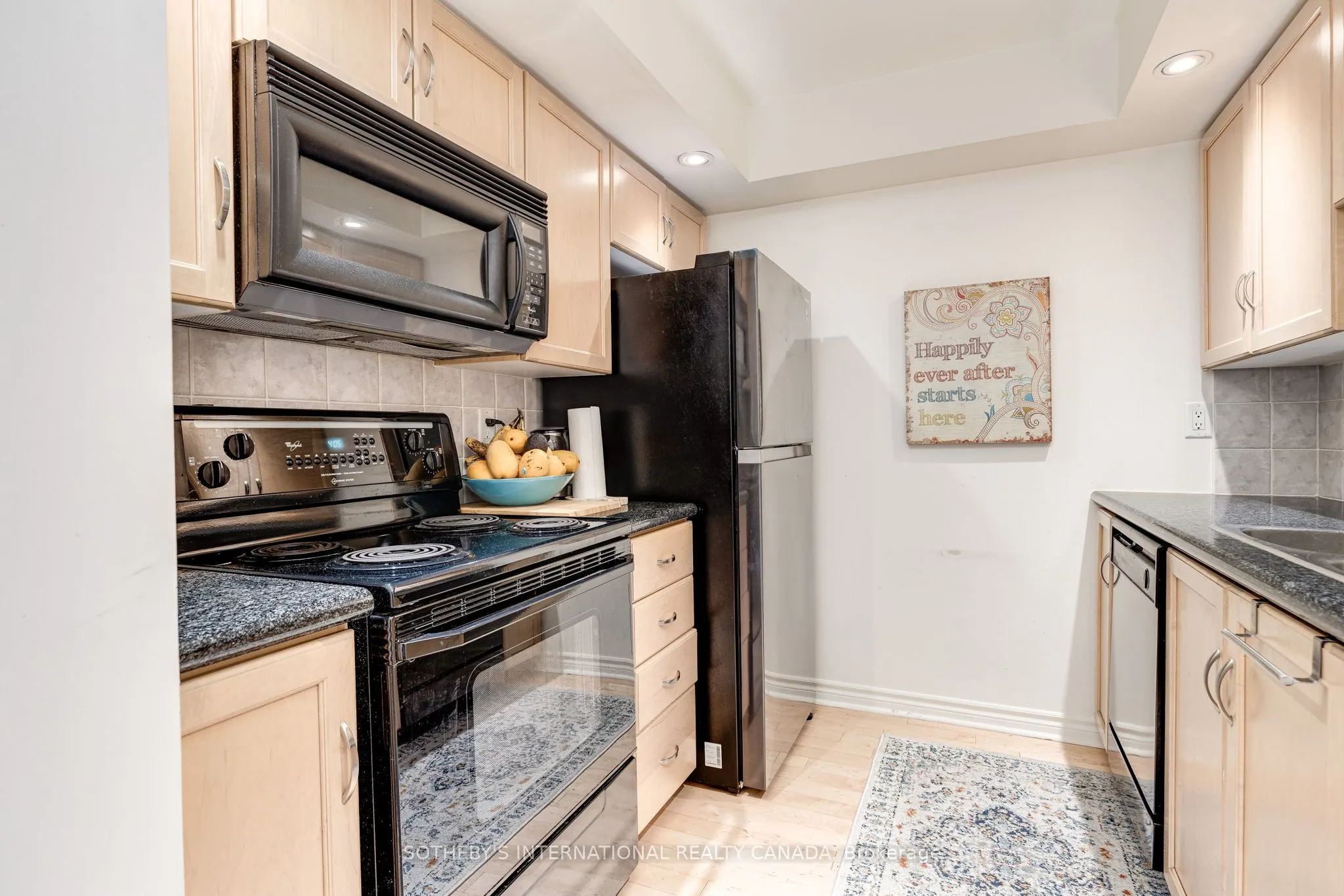 250 Wellington Street W, #535