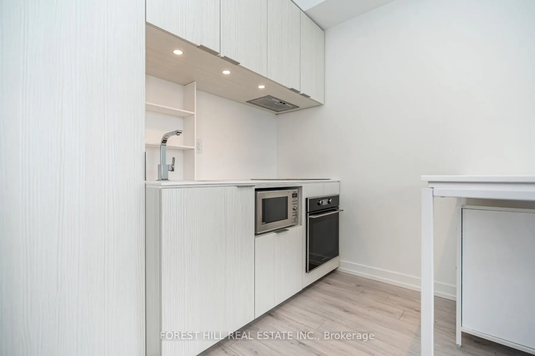 77 Shuter Street, #2303