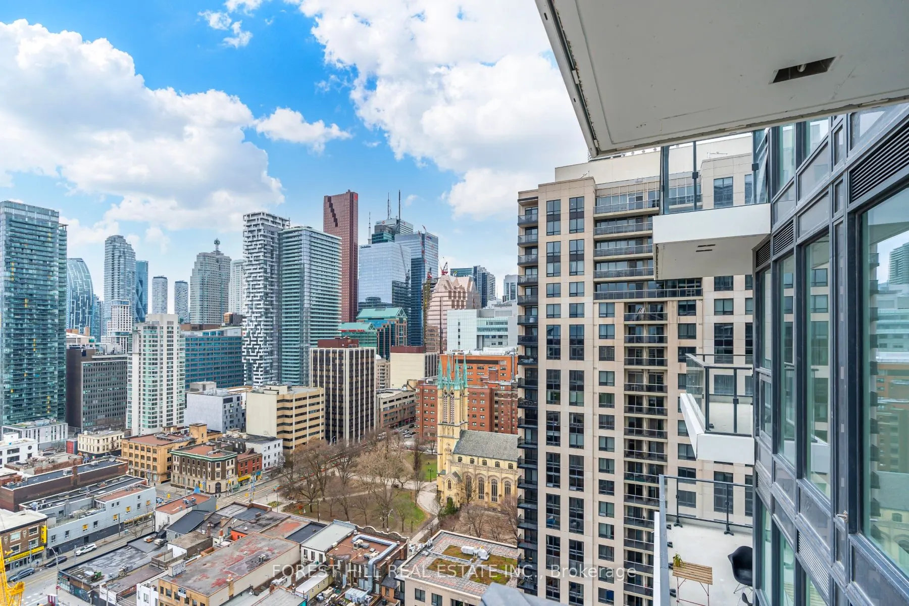 77 Shuter Street, #2303
