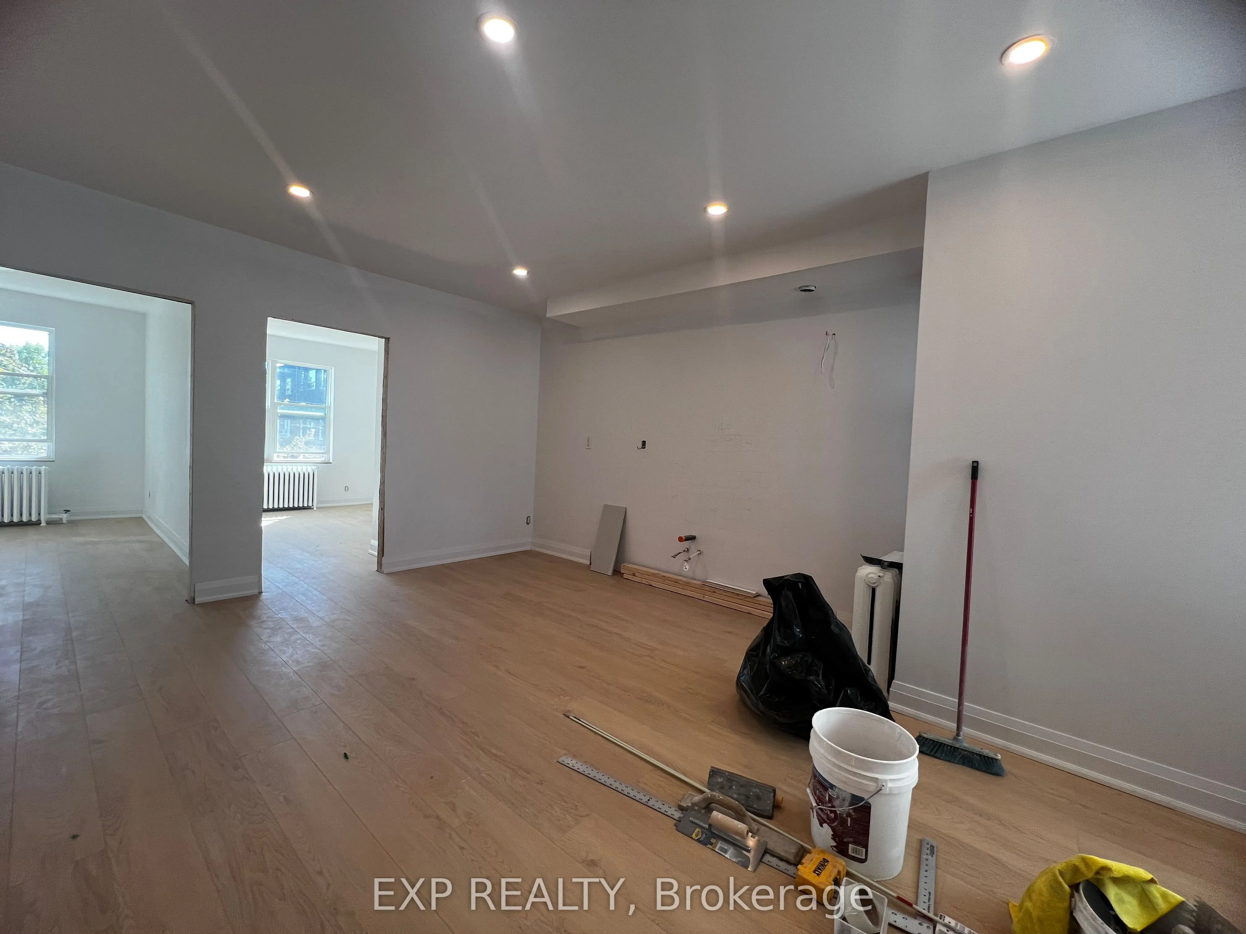 804A St Clair Avenue W, #101