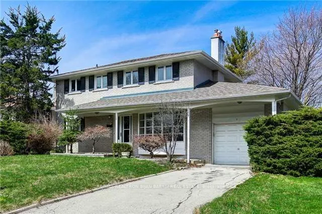 6 Greenyards Drive