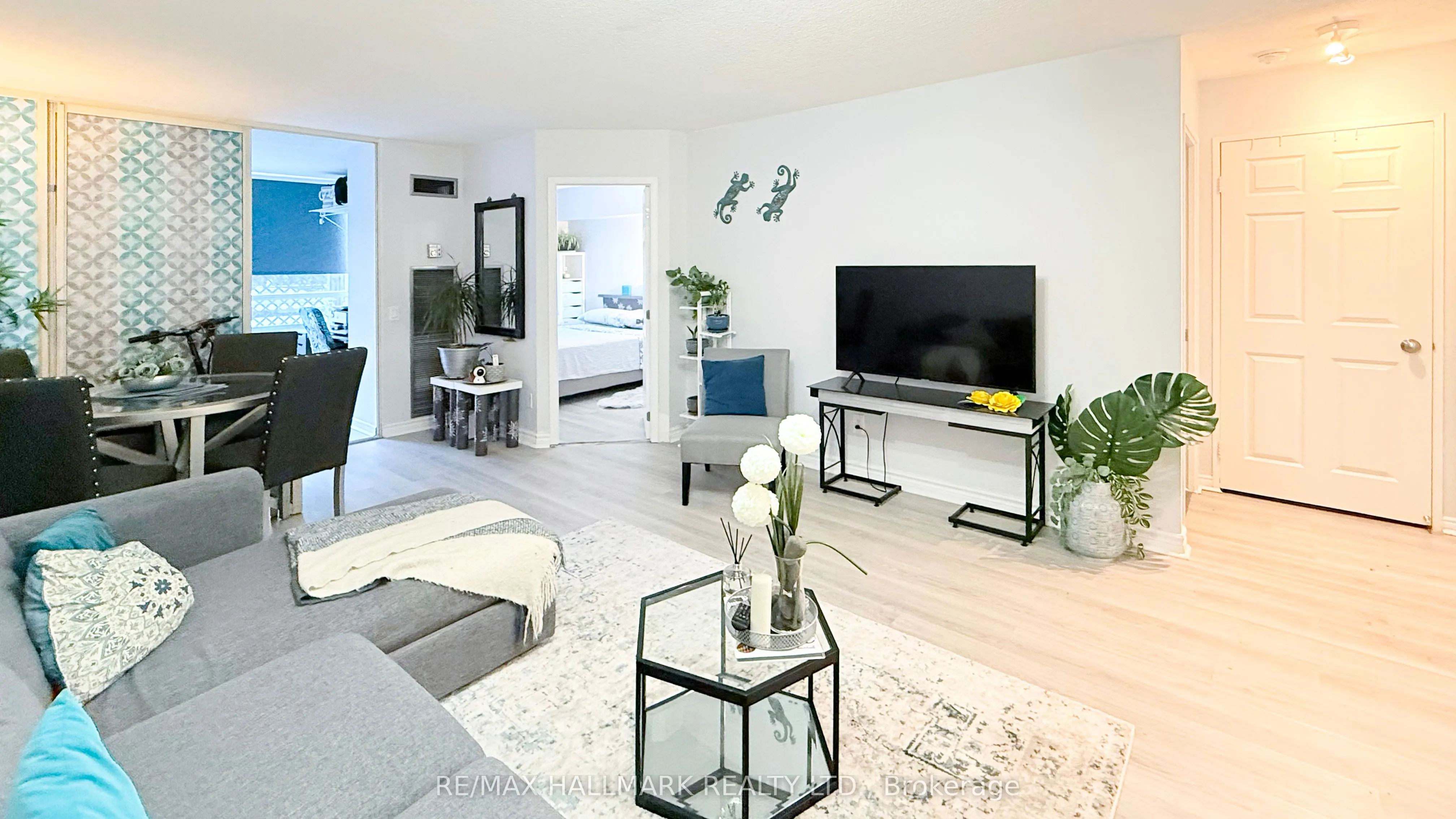 7 Bishop Avenue, #203