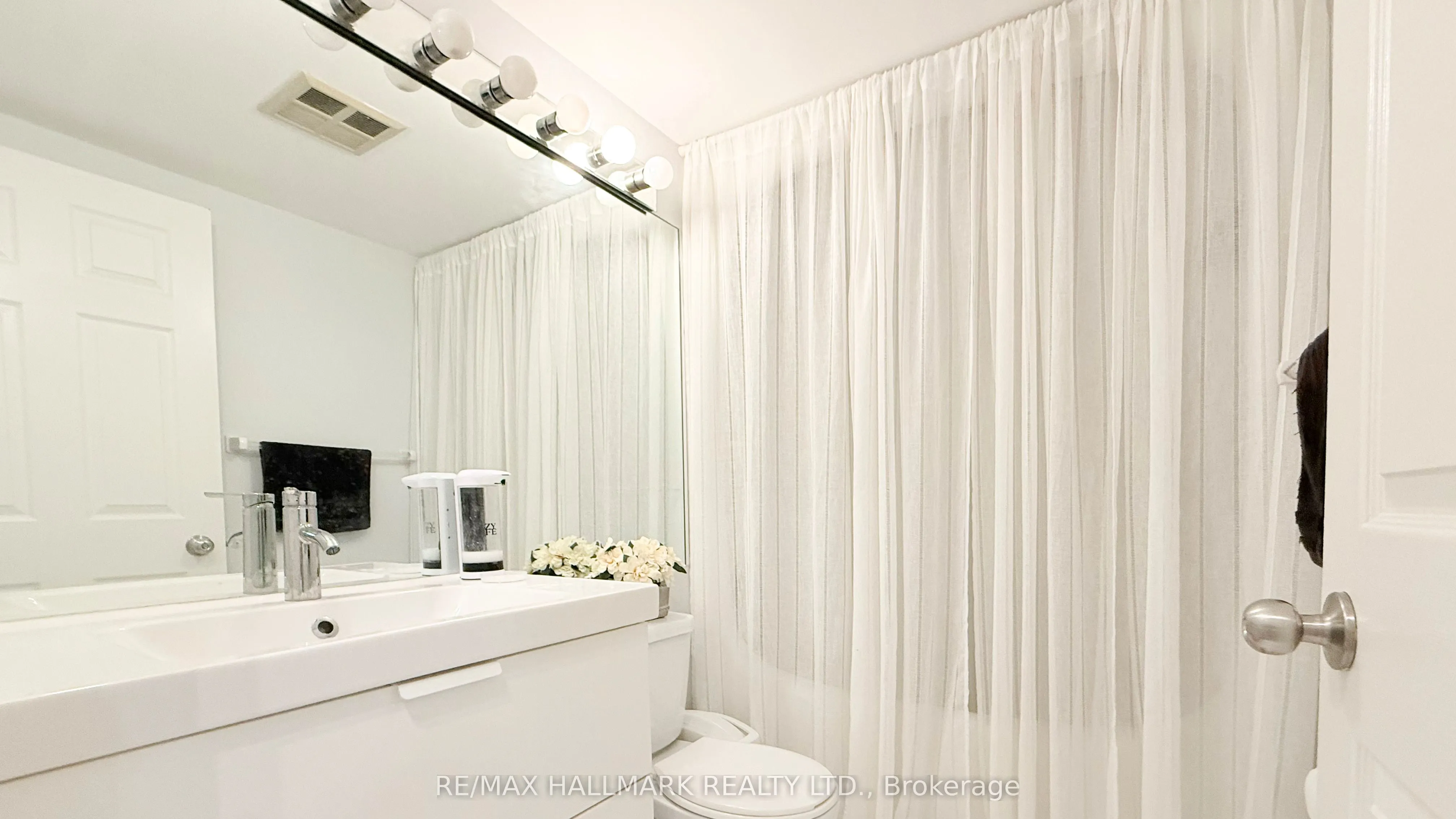 7 Bishop Avenue, #203
