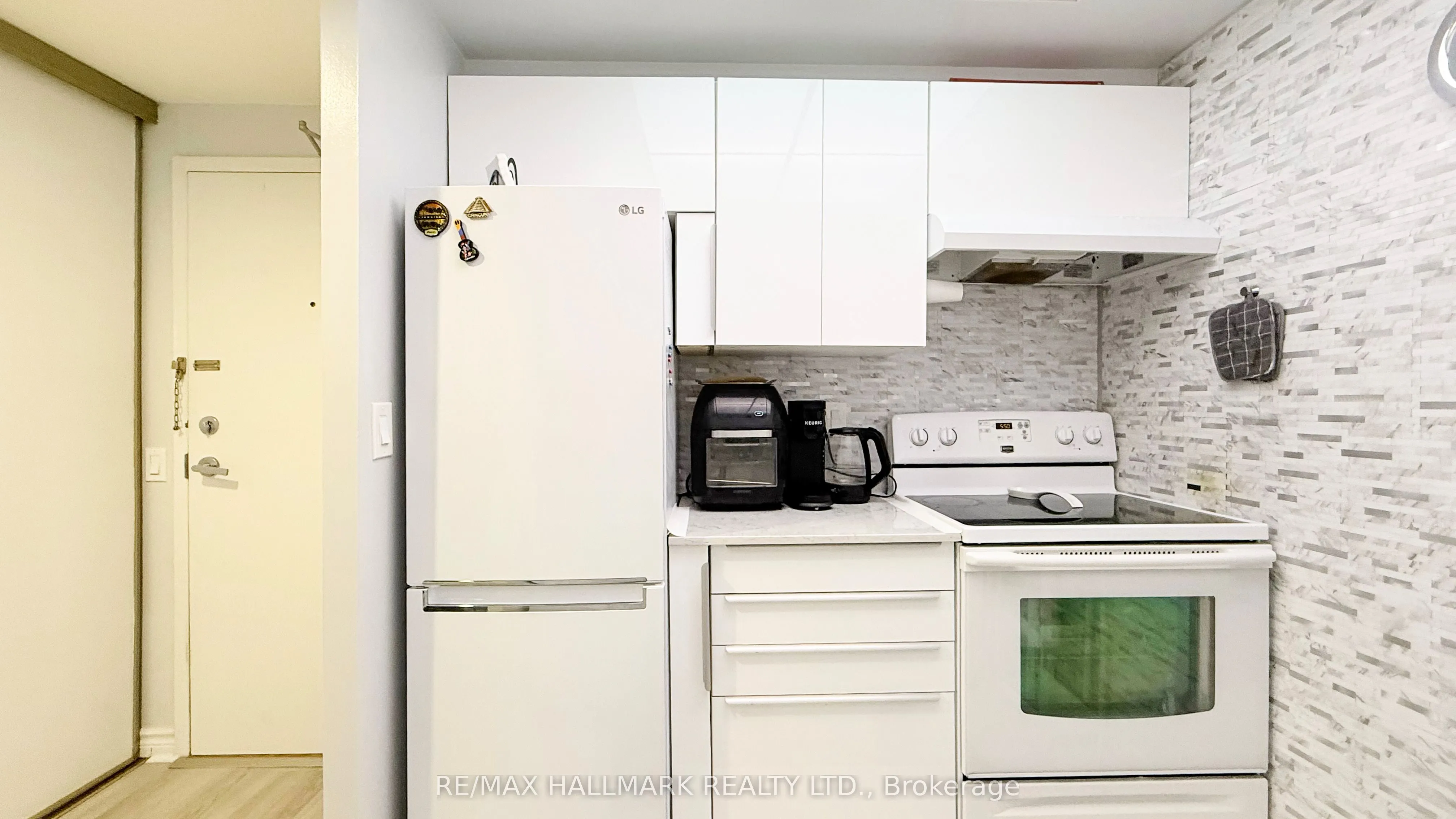7 Bishop Avenue, #203