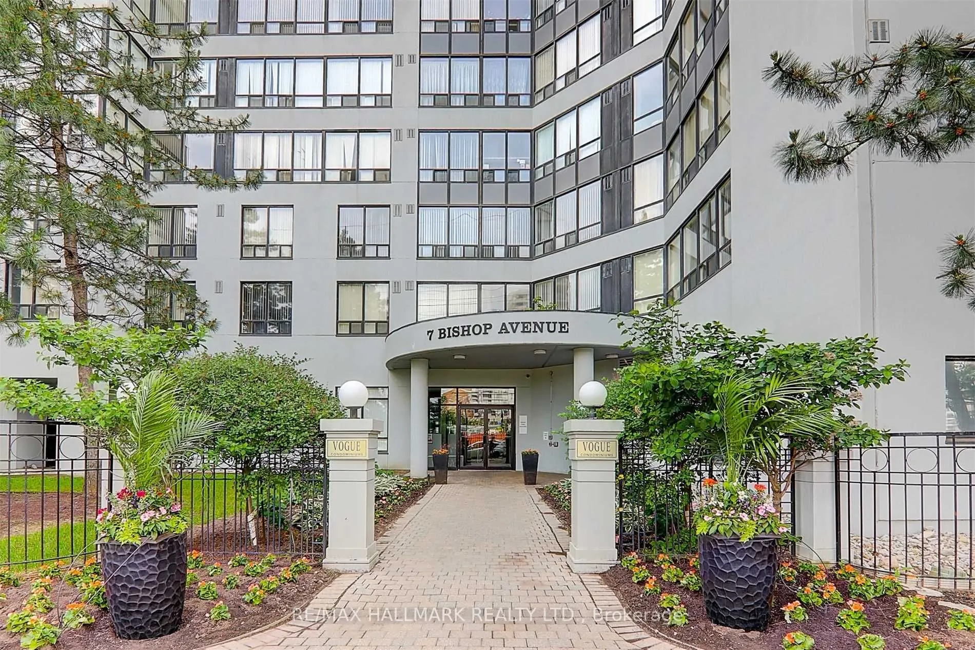 7 Bishop Avenue, #203