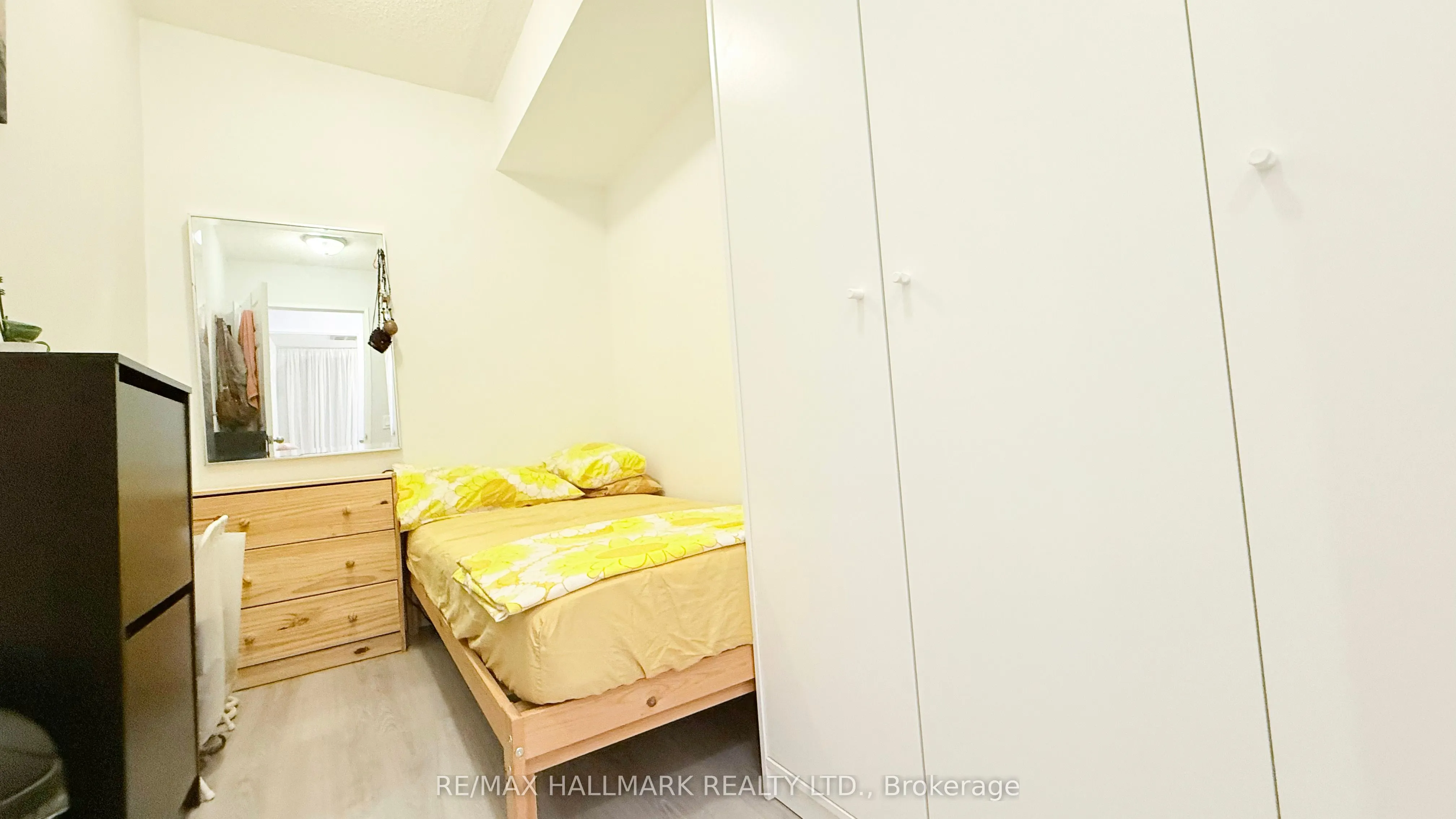 7 Bishop Avenue, #203