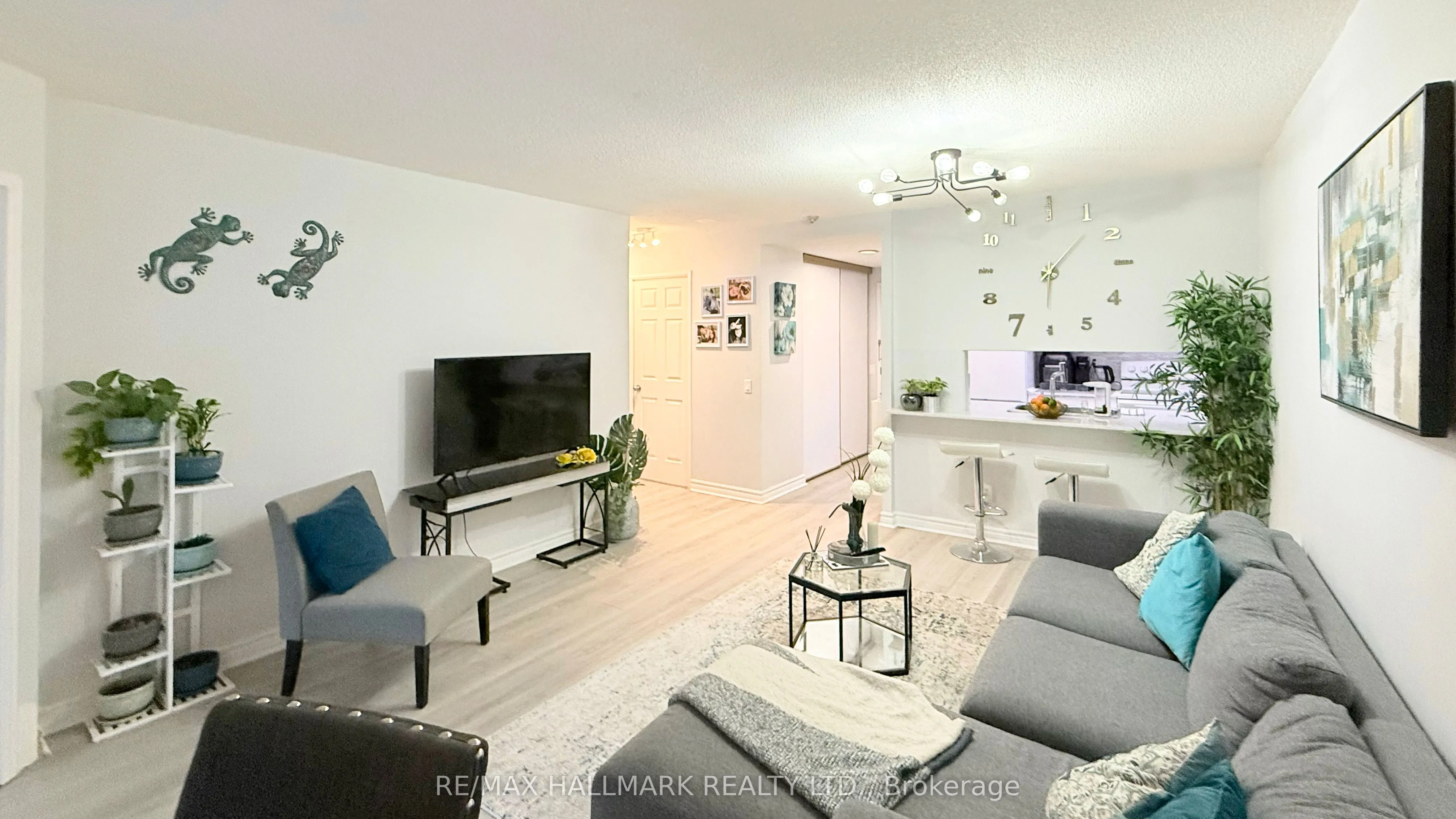 7 Bishop Avenue, #203