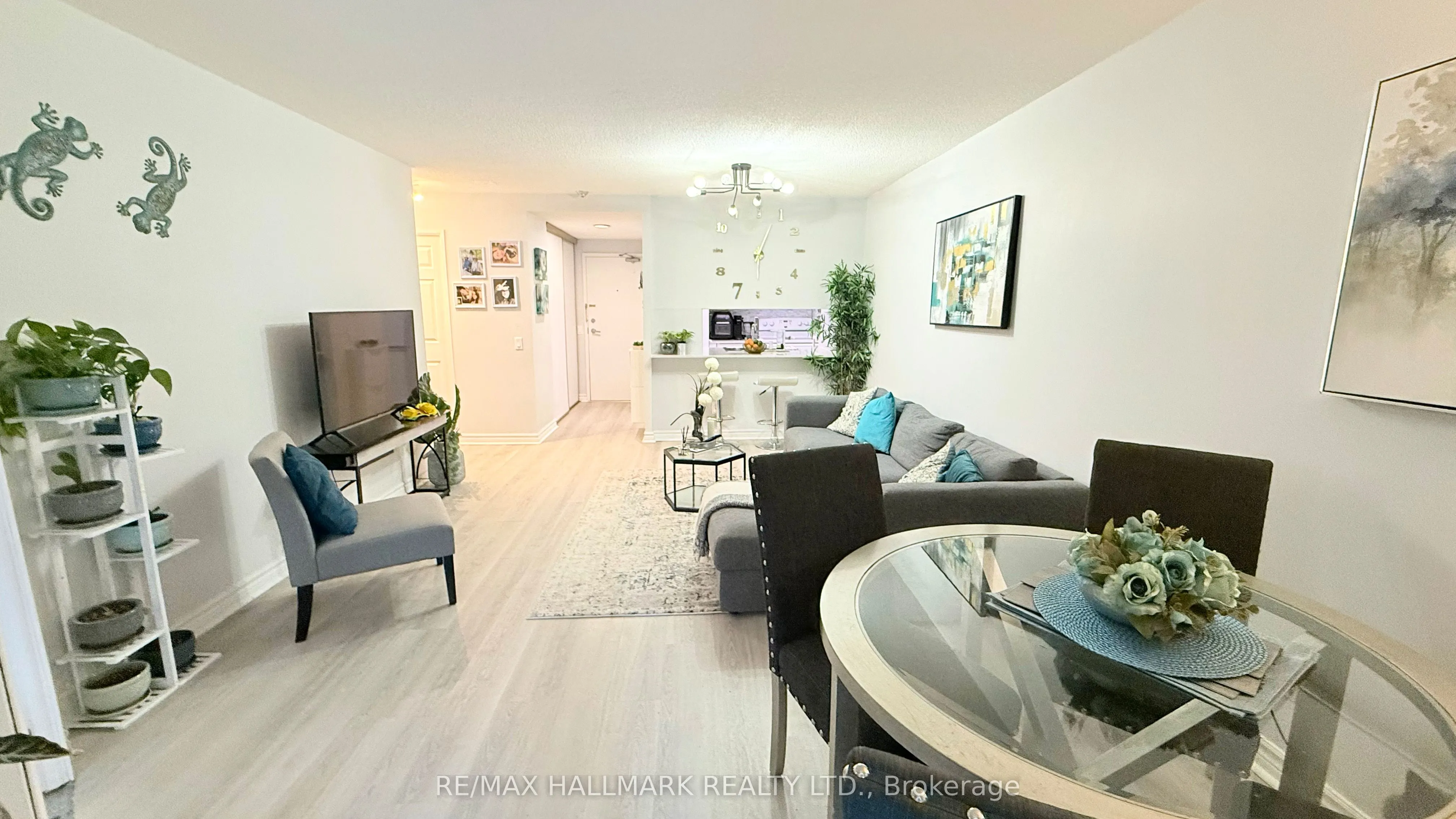 7 Bishop Avenue, #203