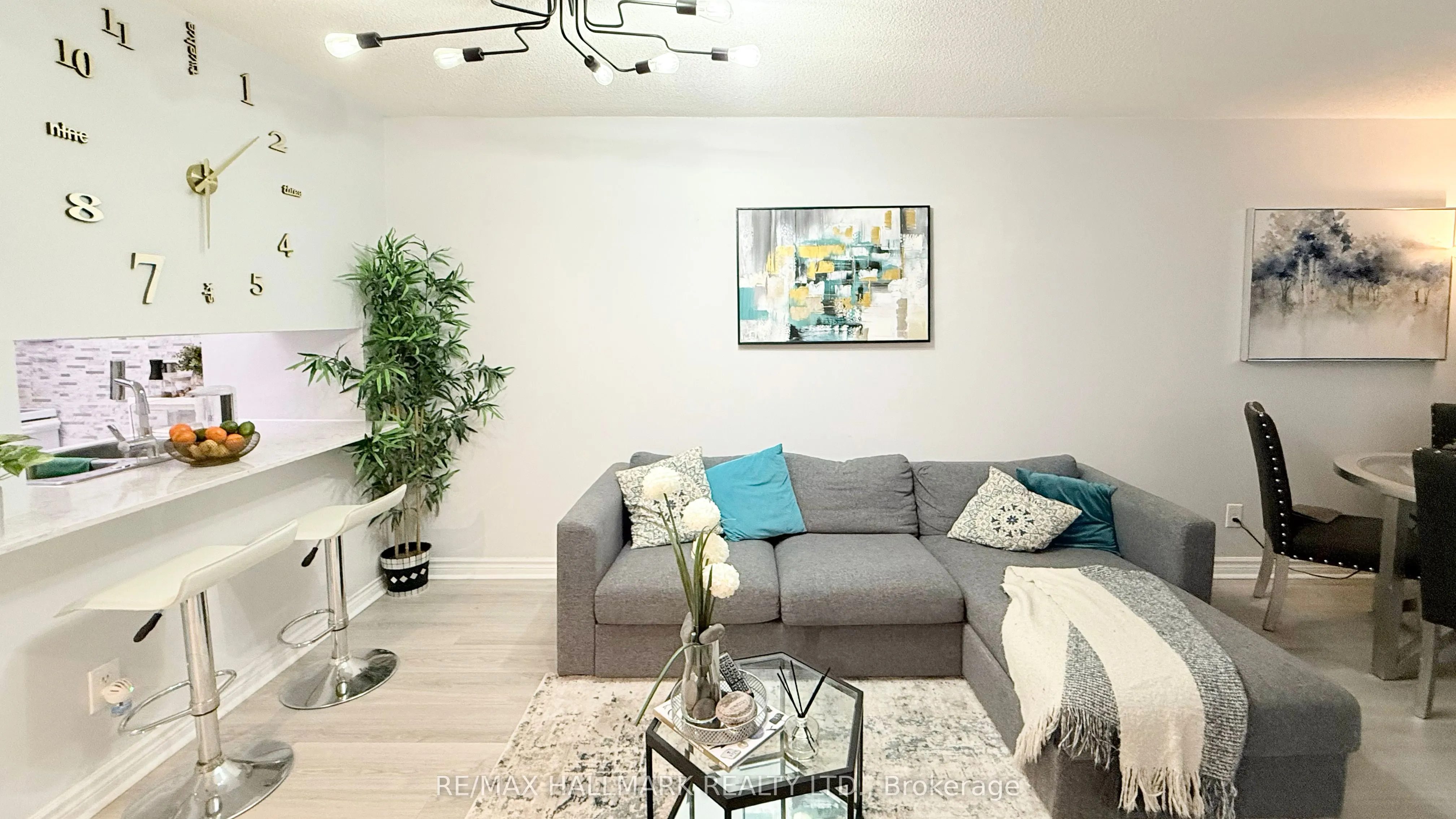 7 Bishop Avenue, #203